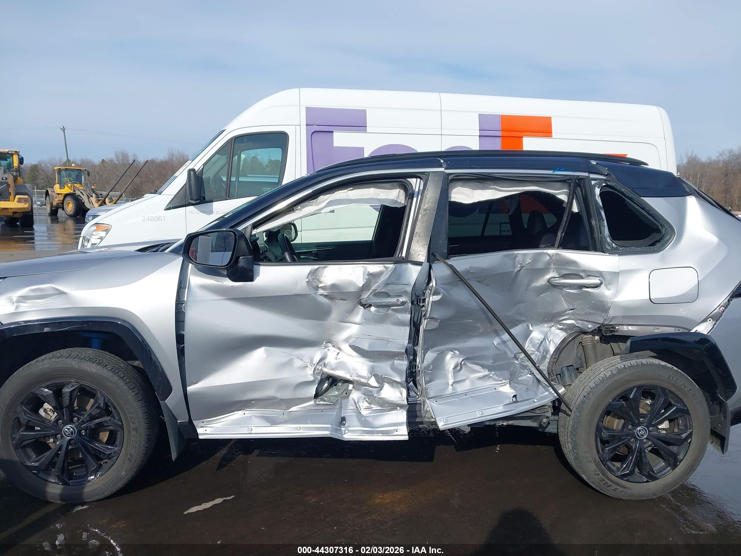 TOYOTA RAV4 image 6