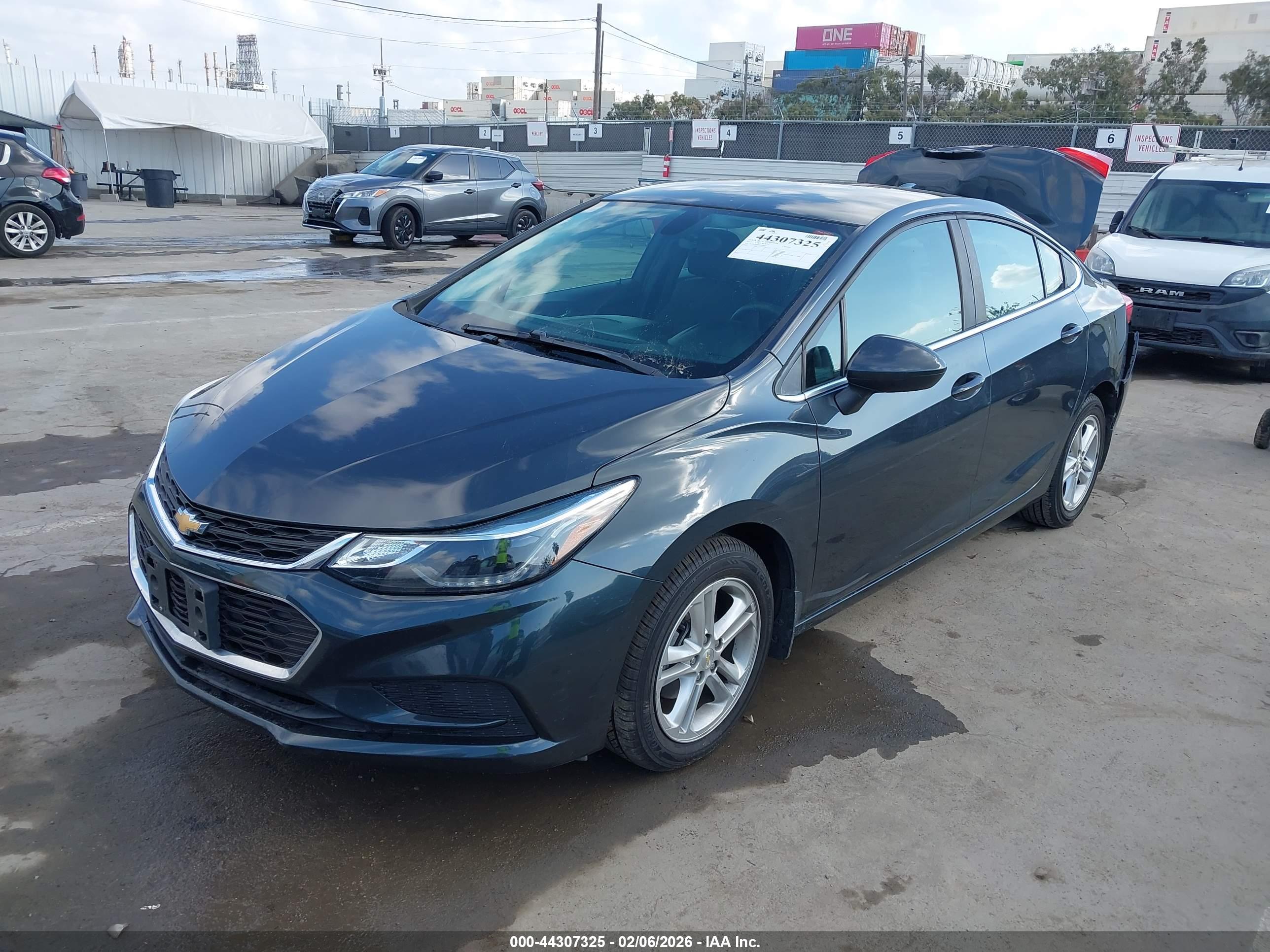 CHEVROLET CRUZE image 2