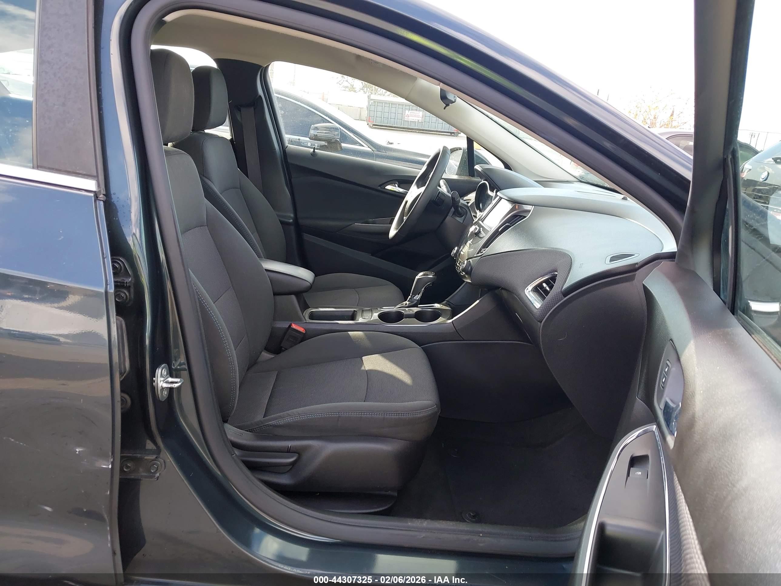 CHEVROLET CRUZE image 5