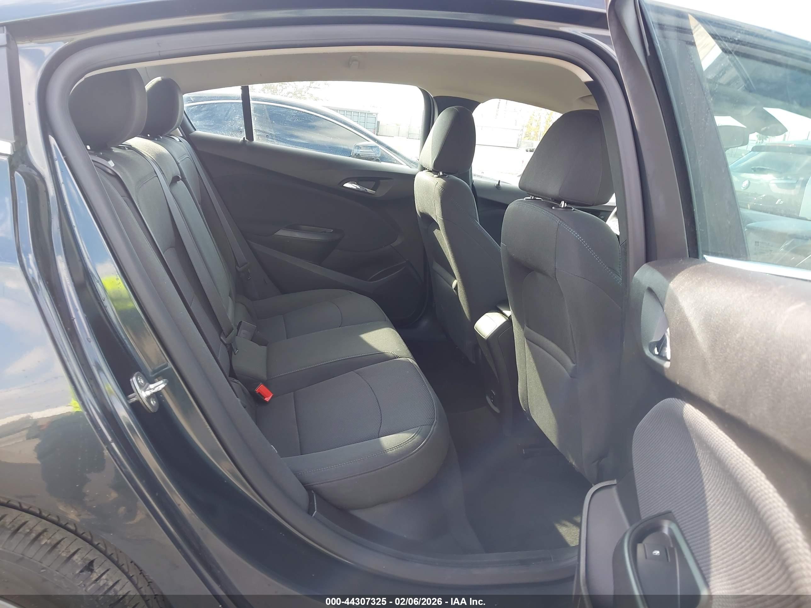 CHEVROLET CRUZE image 8