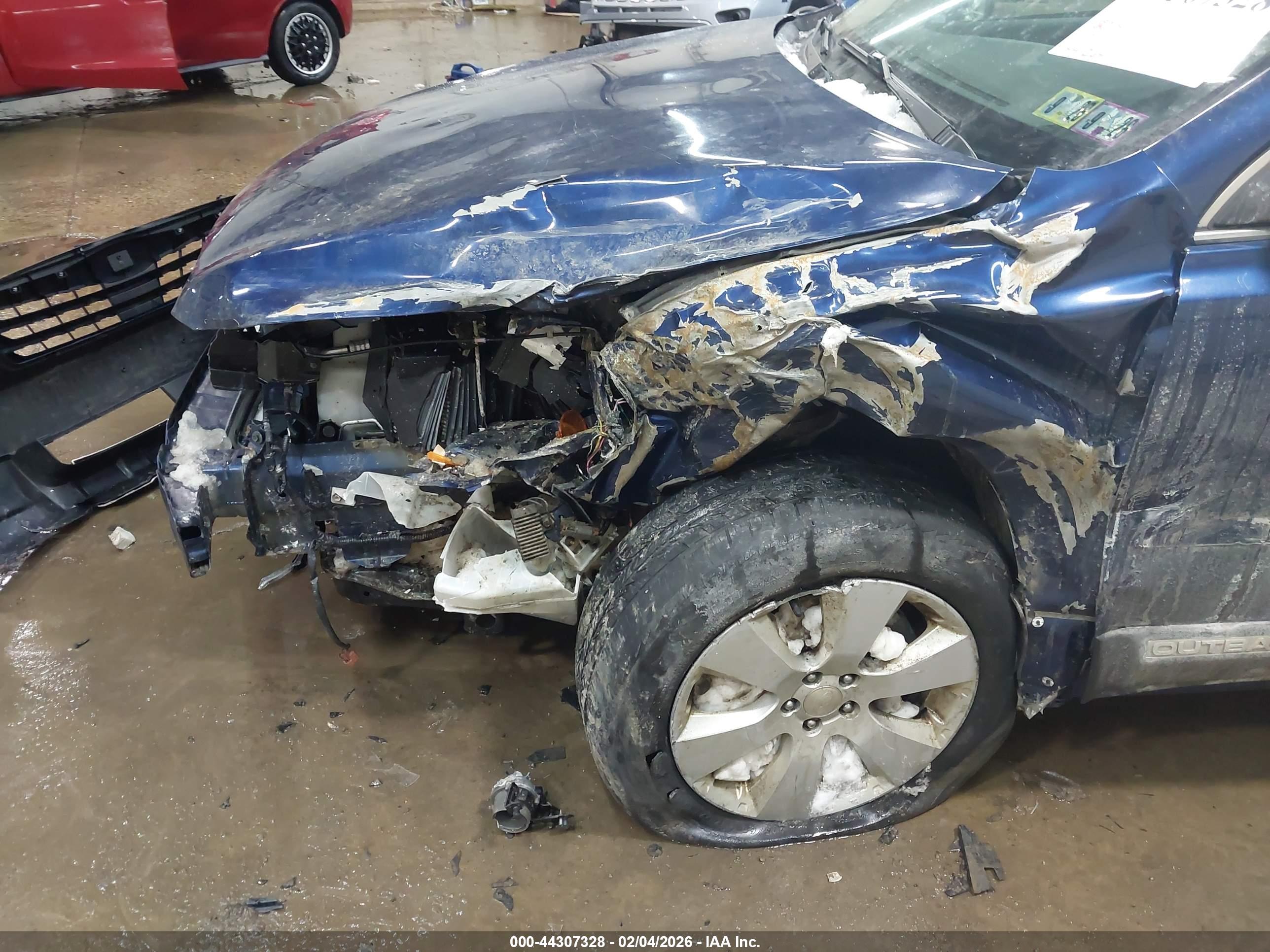SUBARU OUTBACK image 6