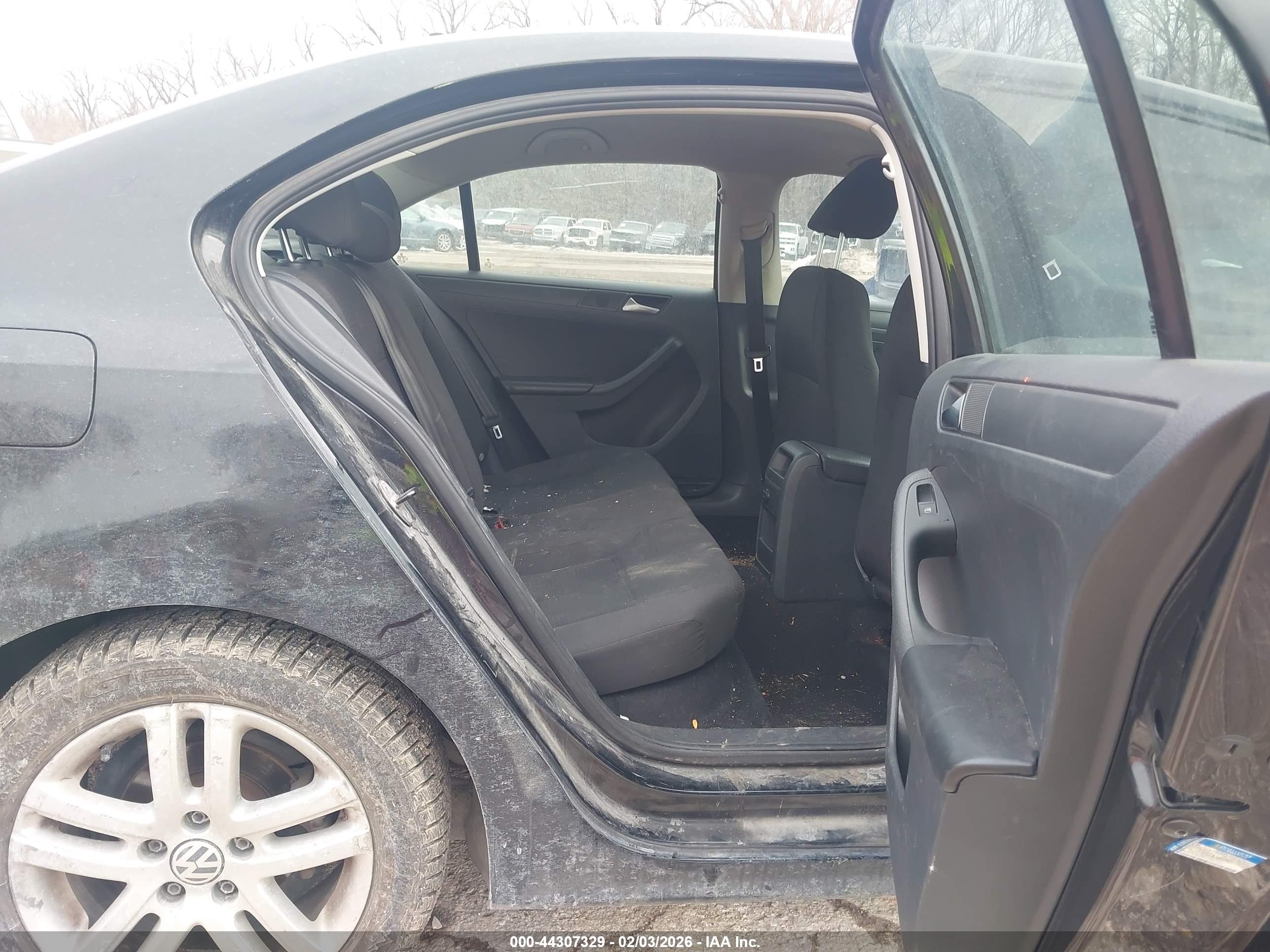 VOLKSWAGEN JETTA image 8