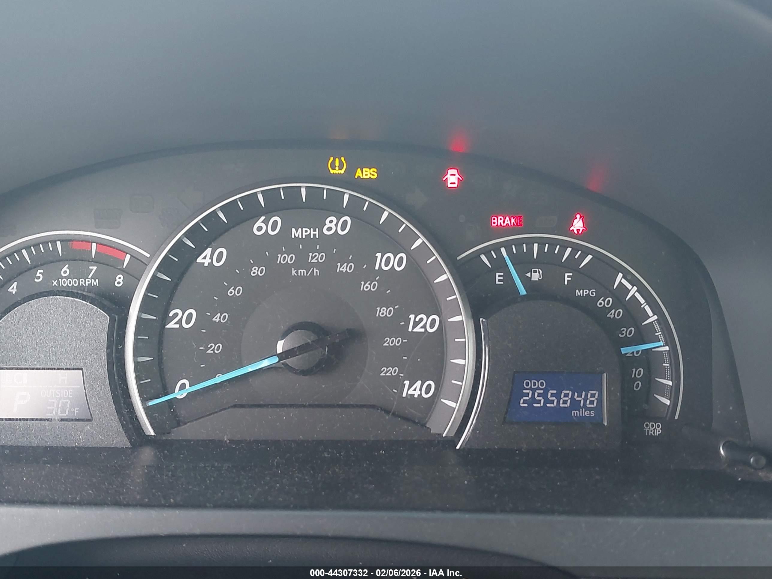 TOYOTA CAMRY image 7