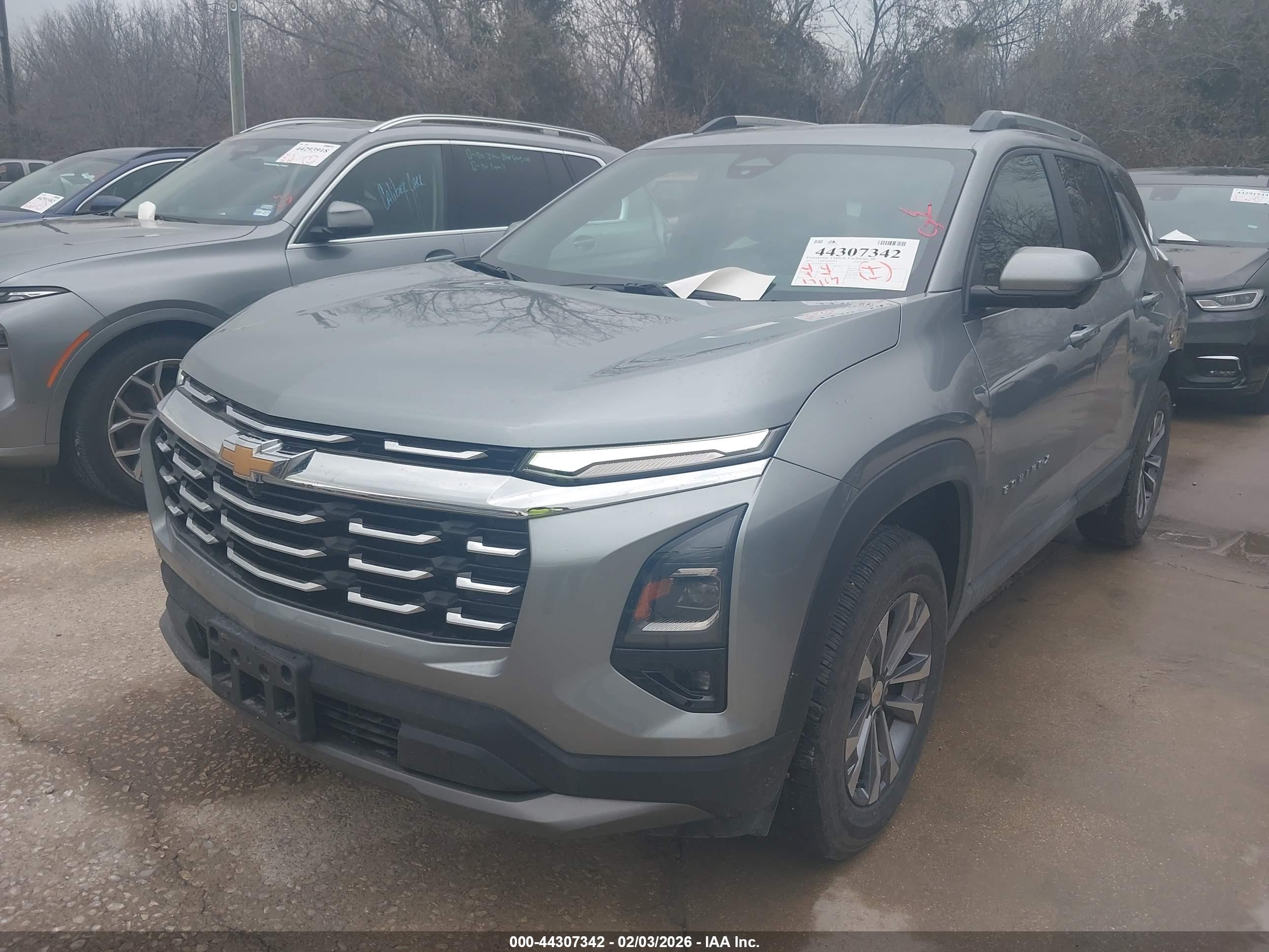 CHEVROLET EQUINOX image 2