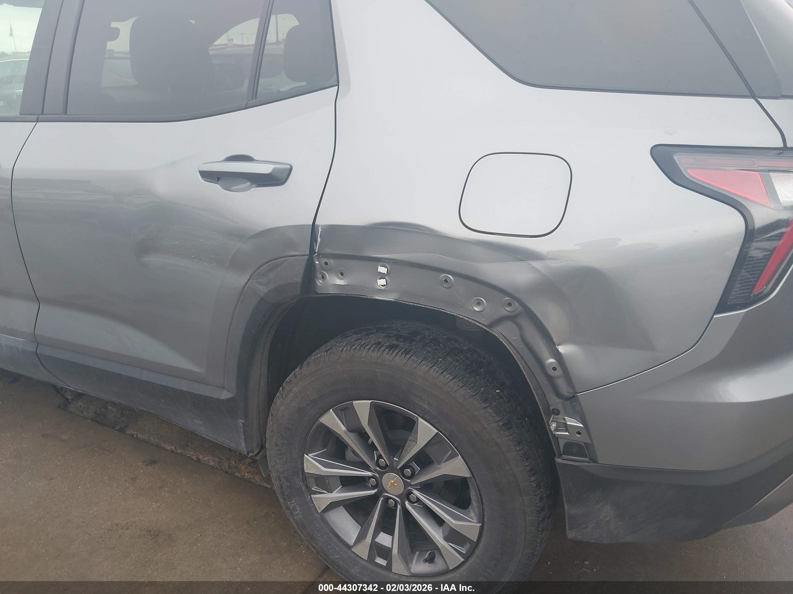 CHEVROLET EQUINOX image 6