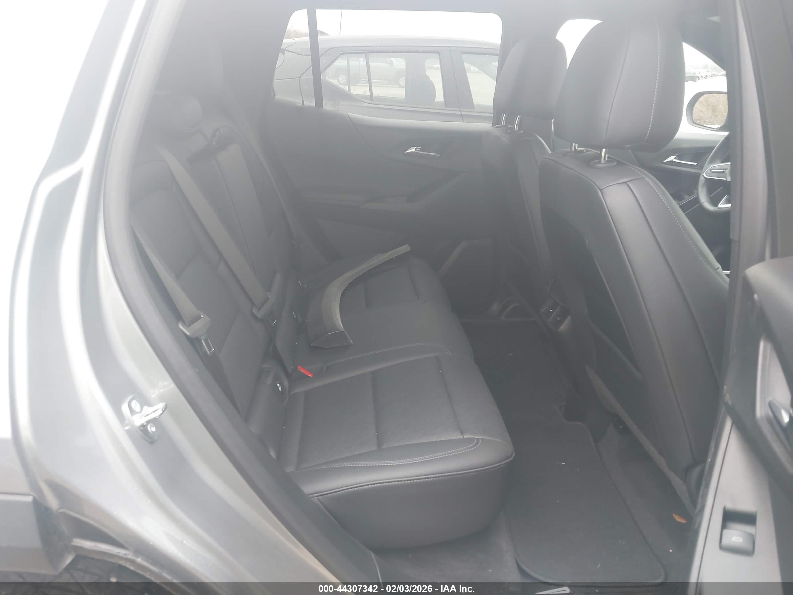 CHEVROLET EQUINOX image 8