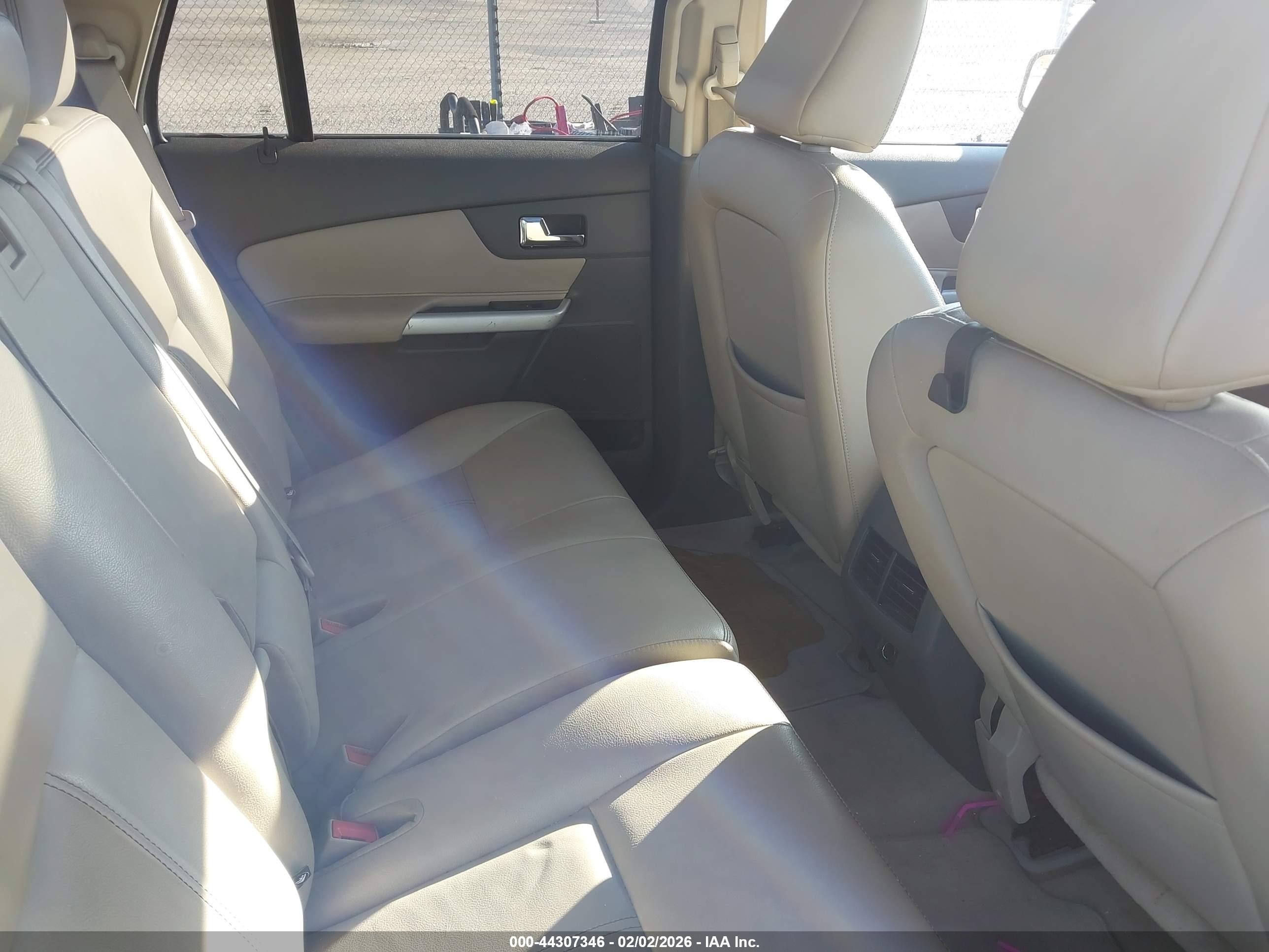 FORD EDGE image 8