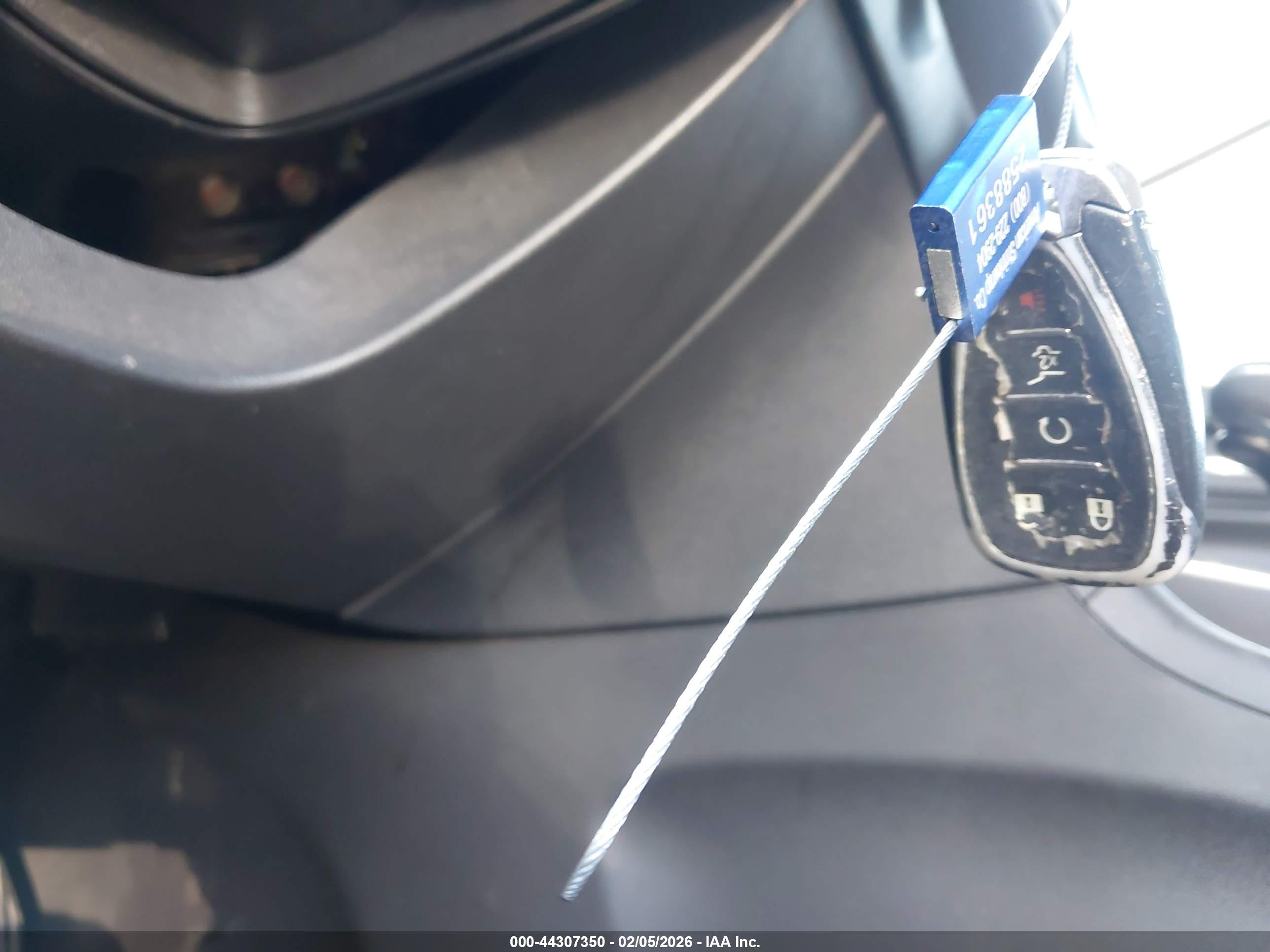CHEVROLET EQUINOX image 11