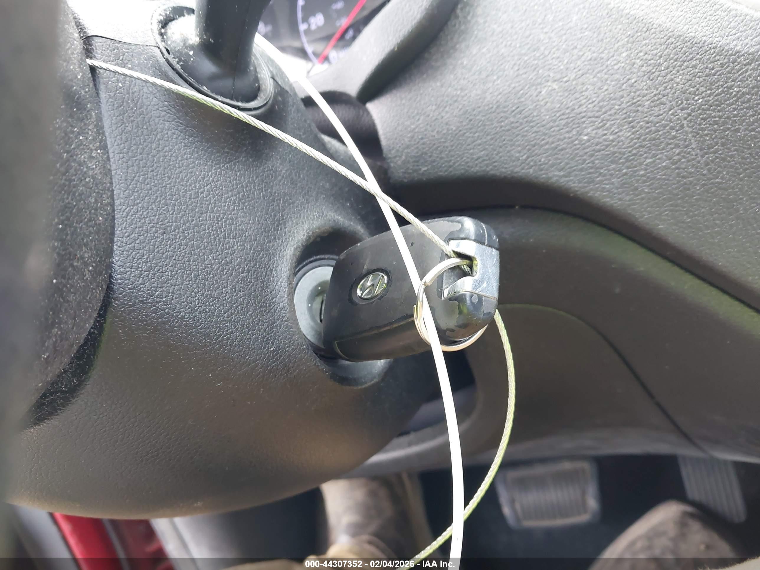HYUNDAI ACCENT image 11