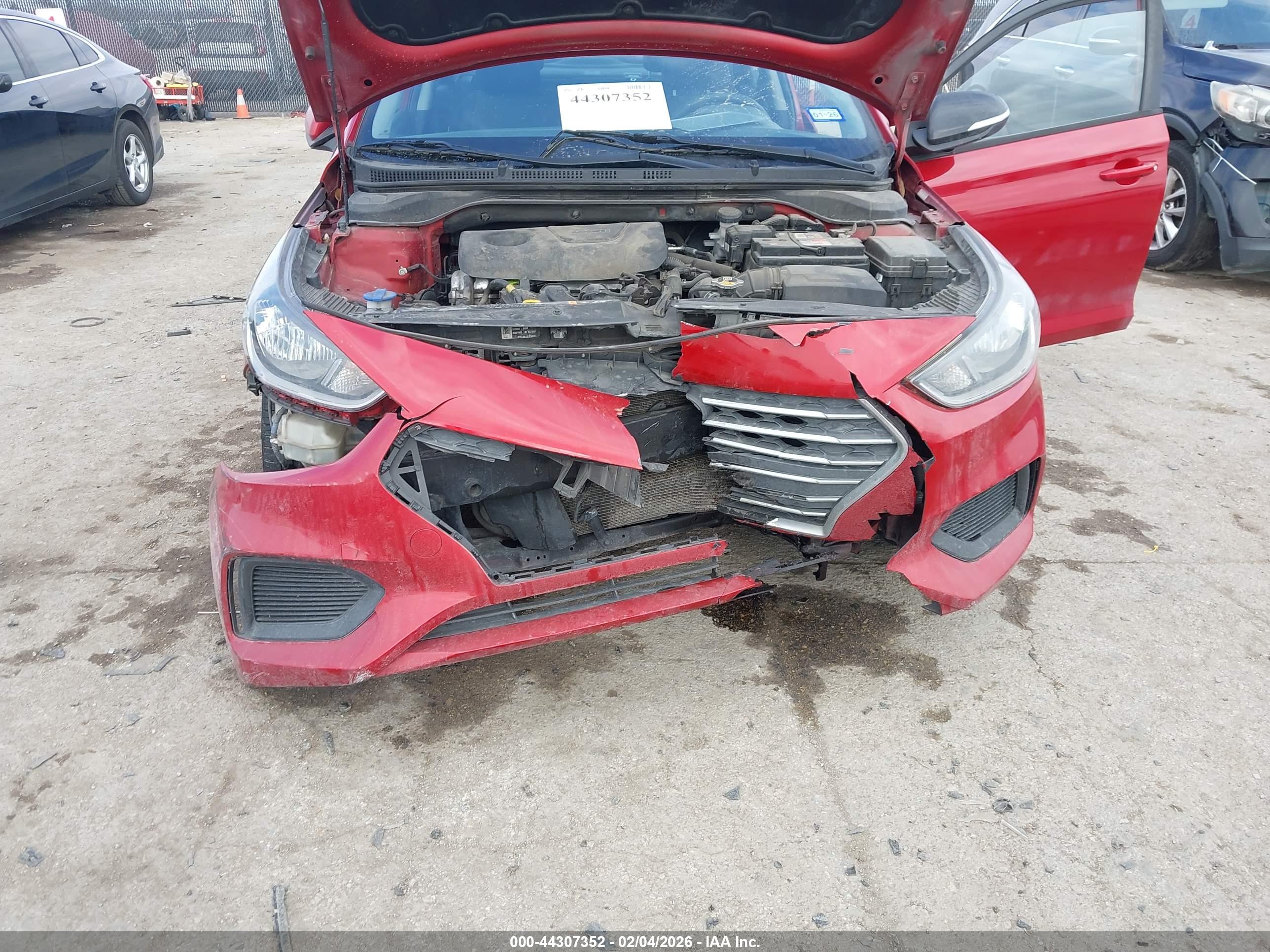 HYUNDAI ACCENT image 6
