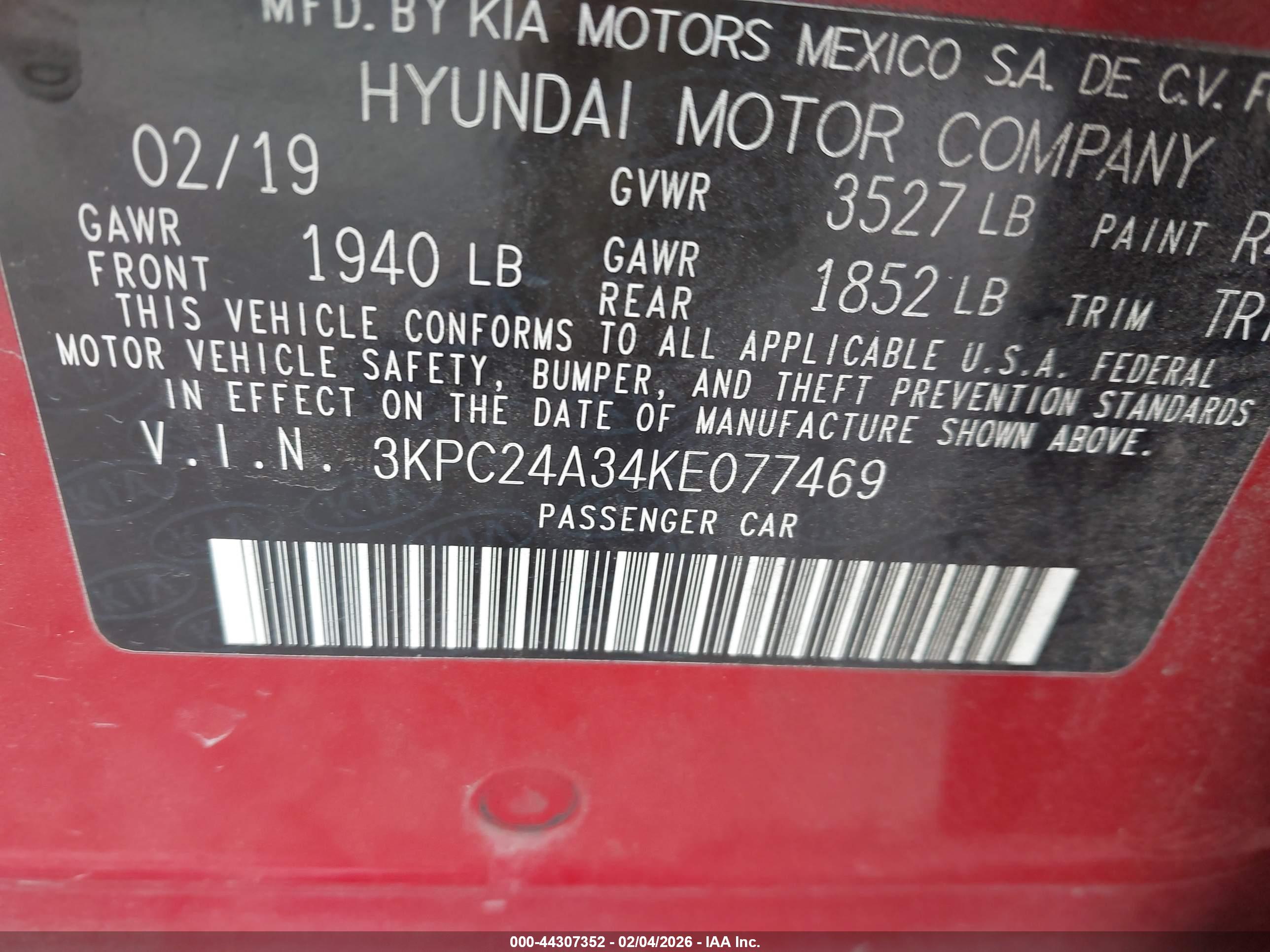 HYUNDAI ACCENT image 9