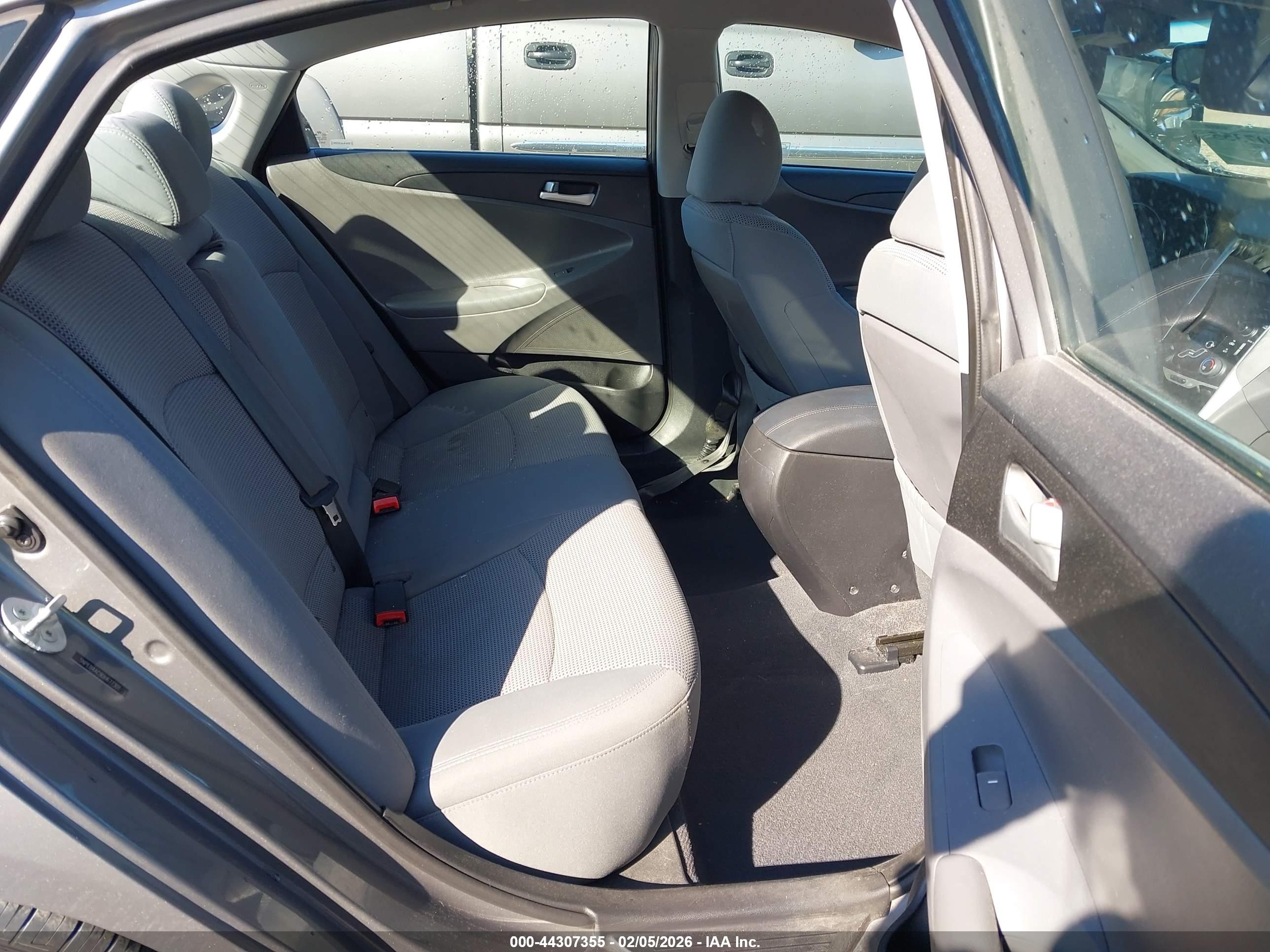 HYUNDAI SONATA image 8