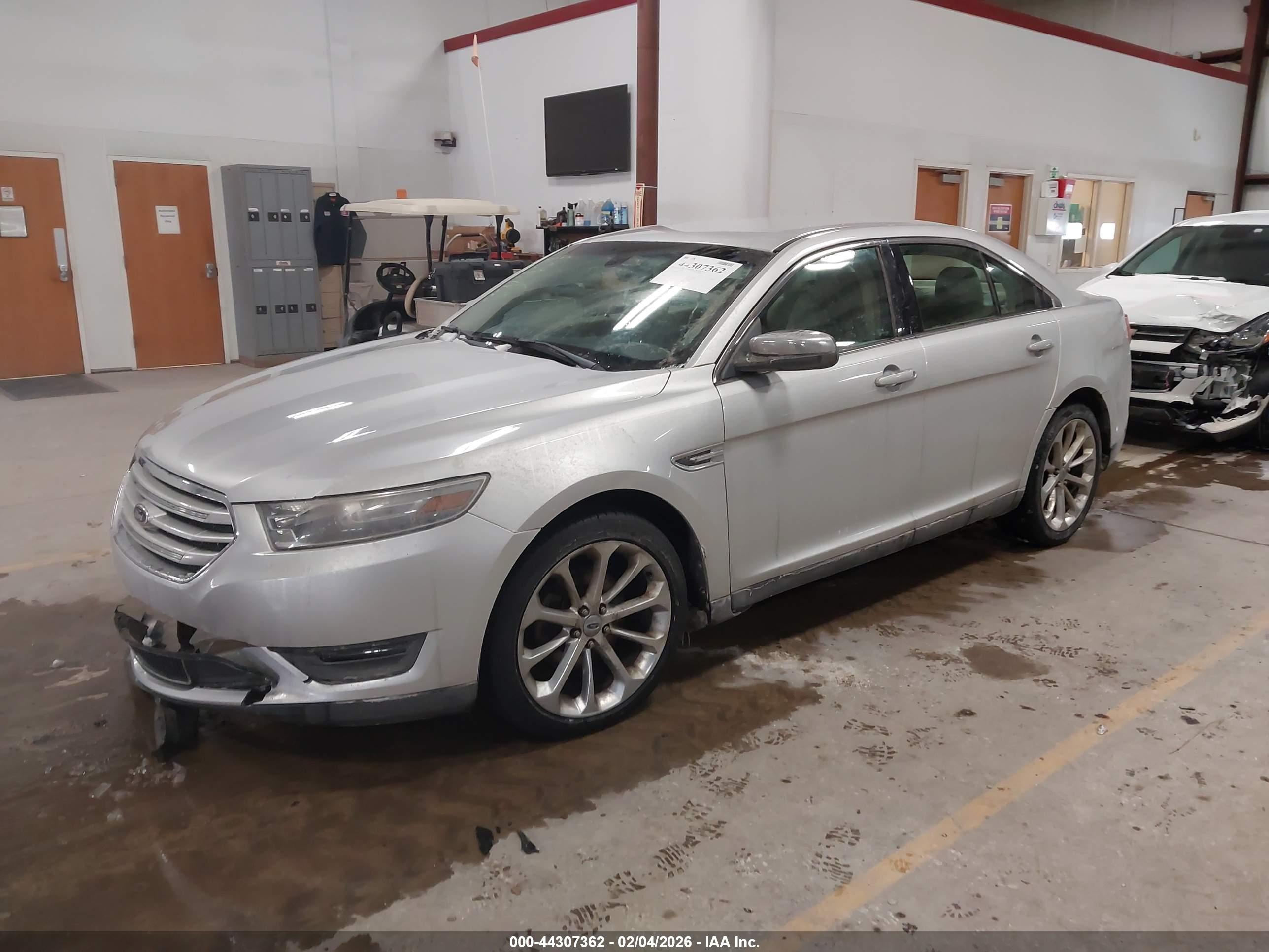 FORD TAURUS image 2