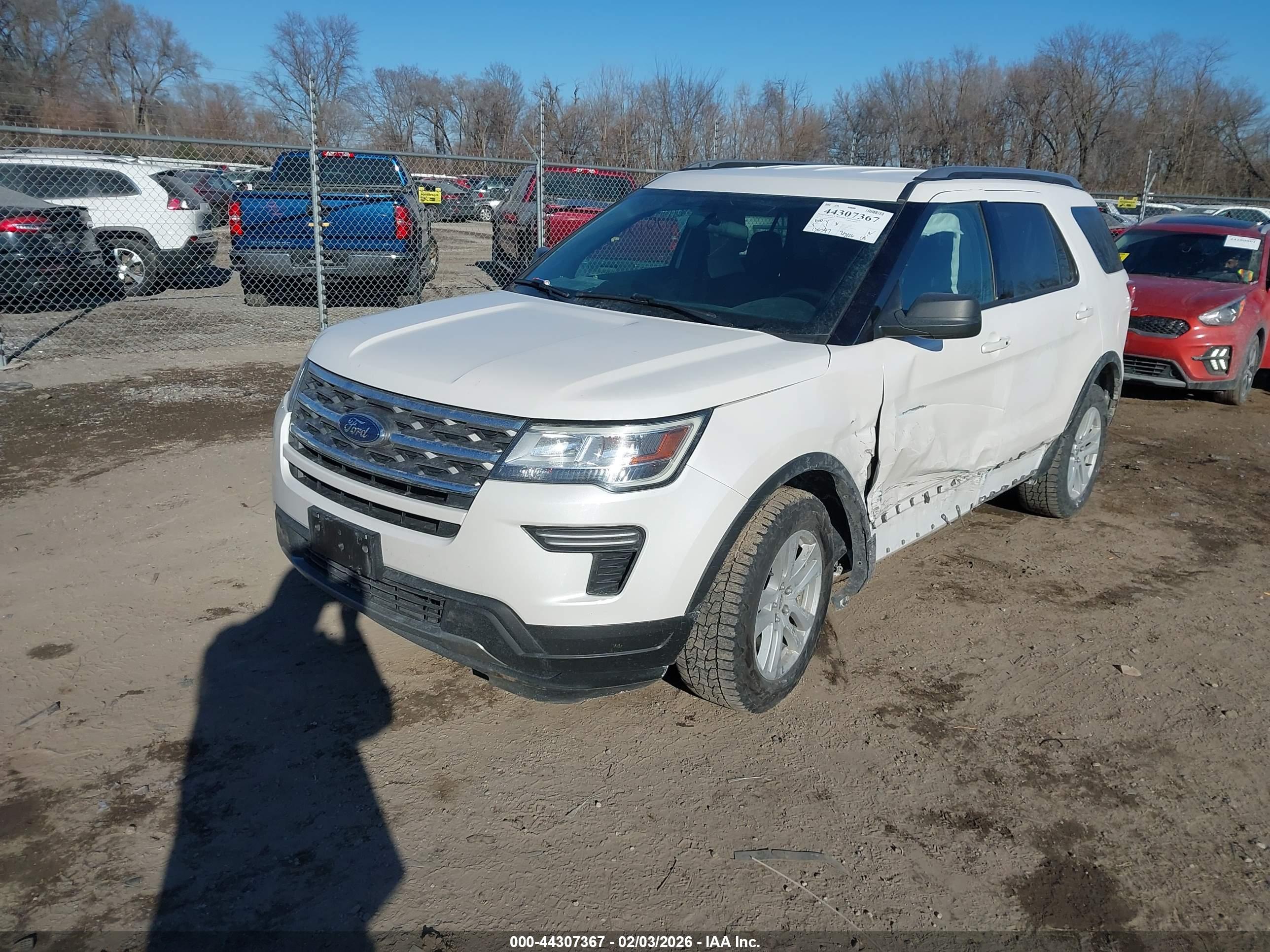 FORD EXPLORER image 2
