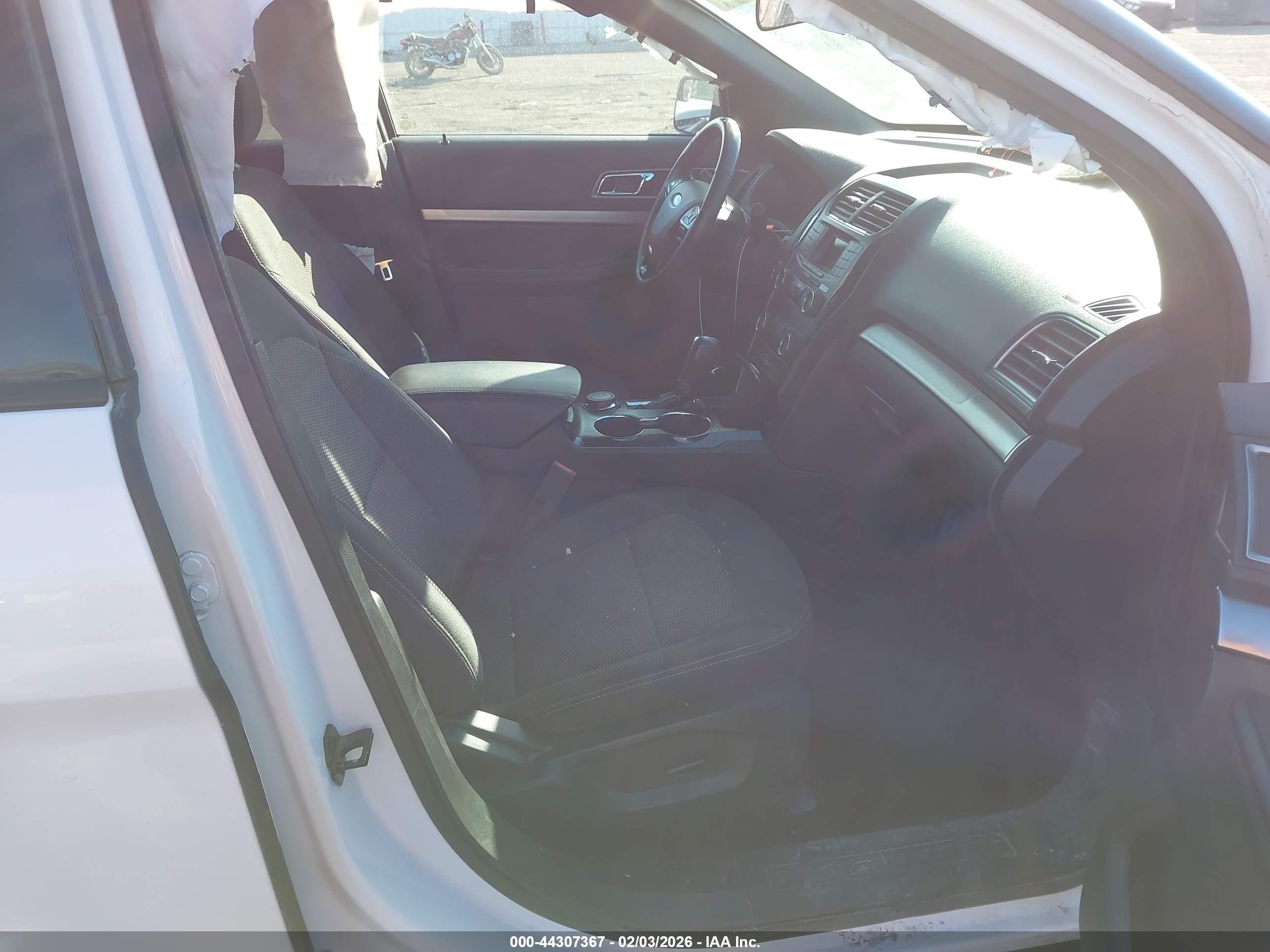 FORD EXPLORER image 5