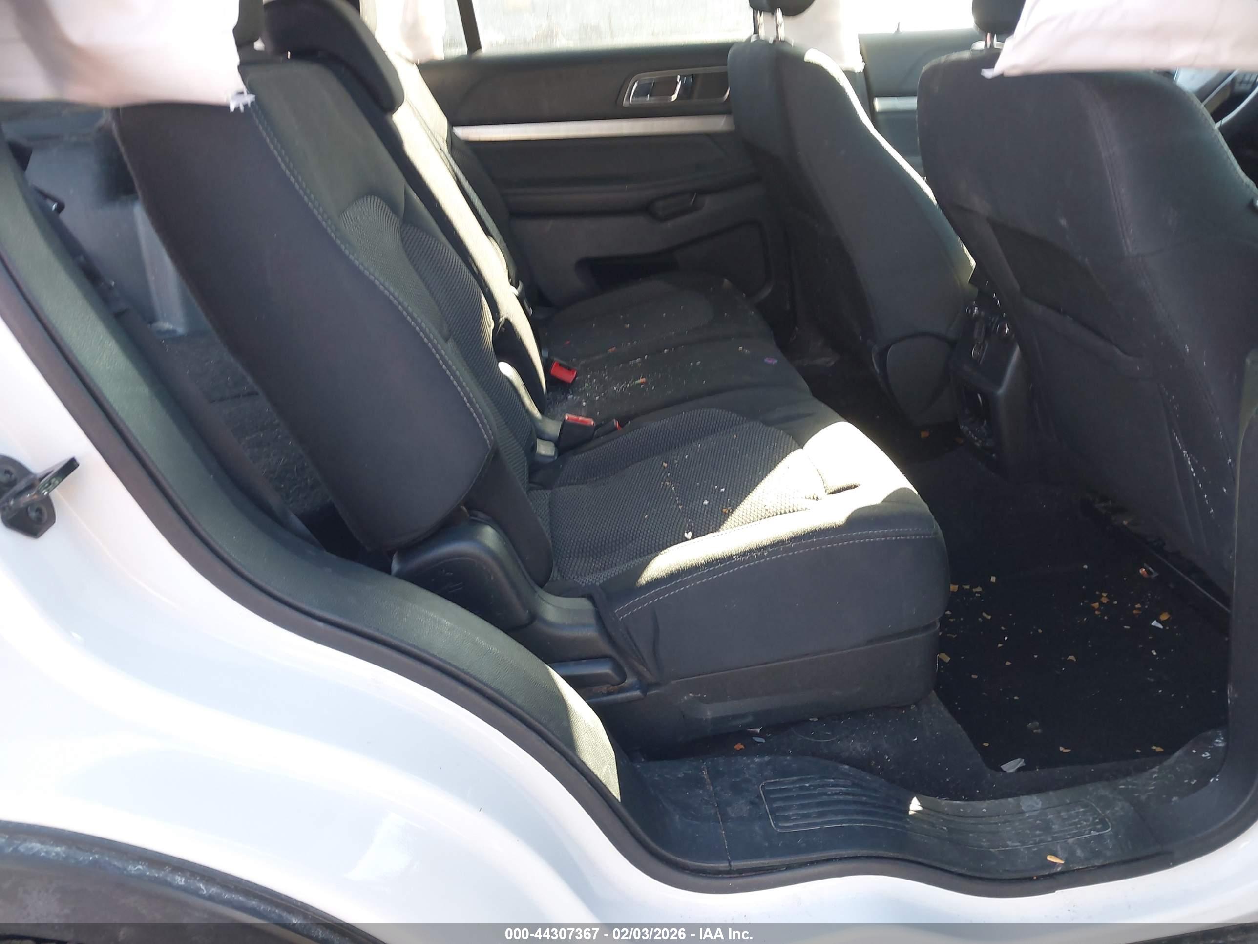 FORD EXPLORER image 8