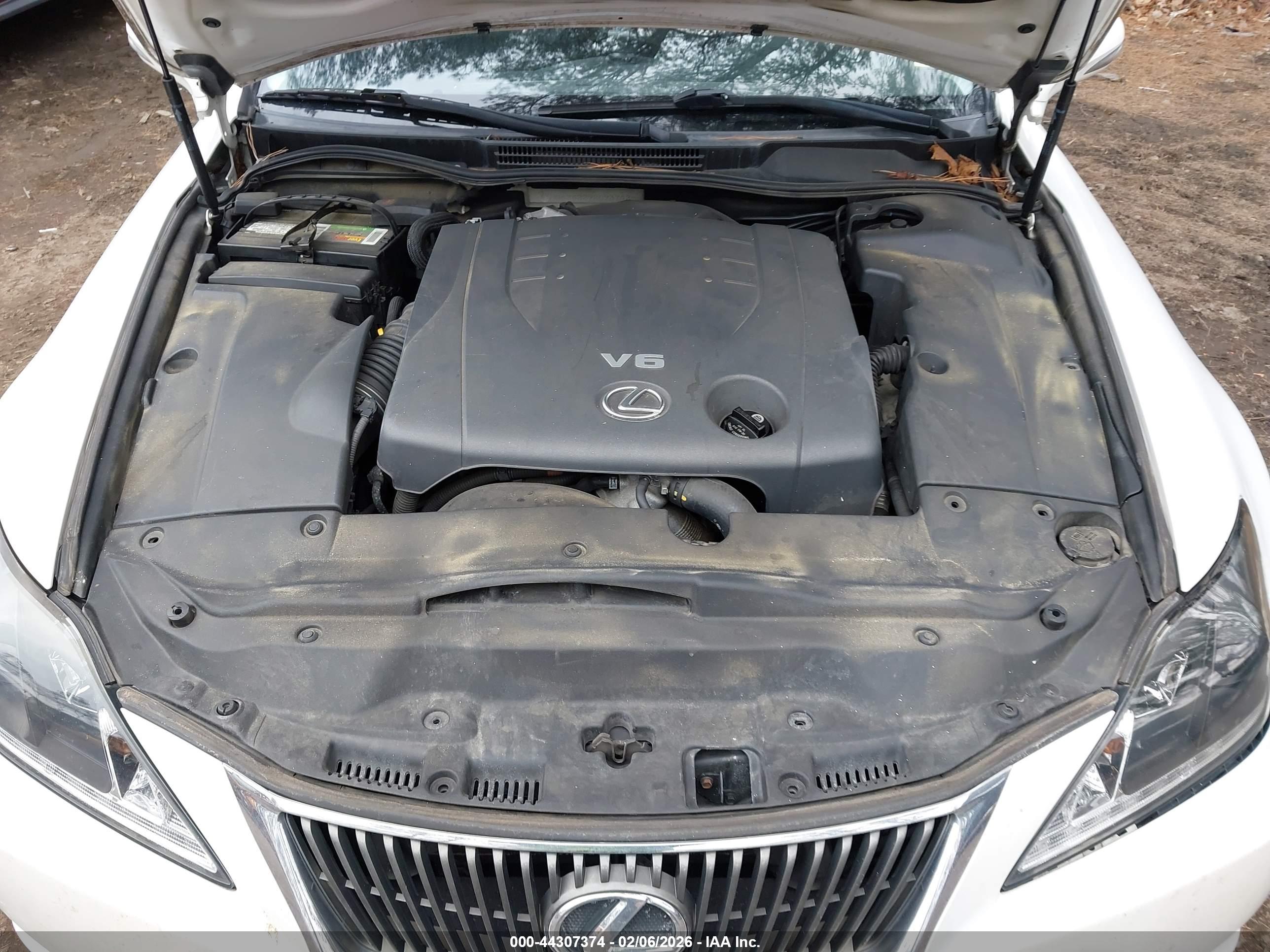 LEXUS IS image 10