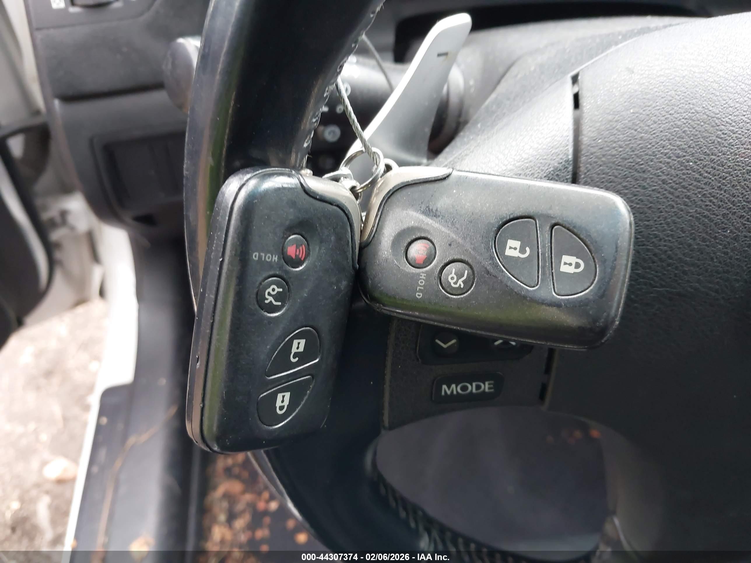 LEXUS IS image 11