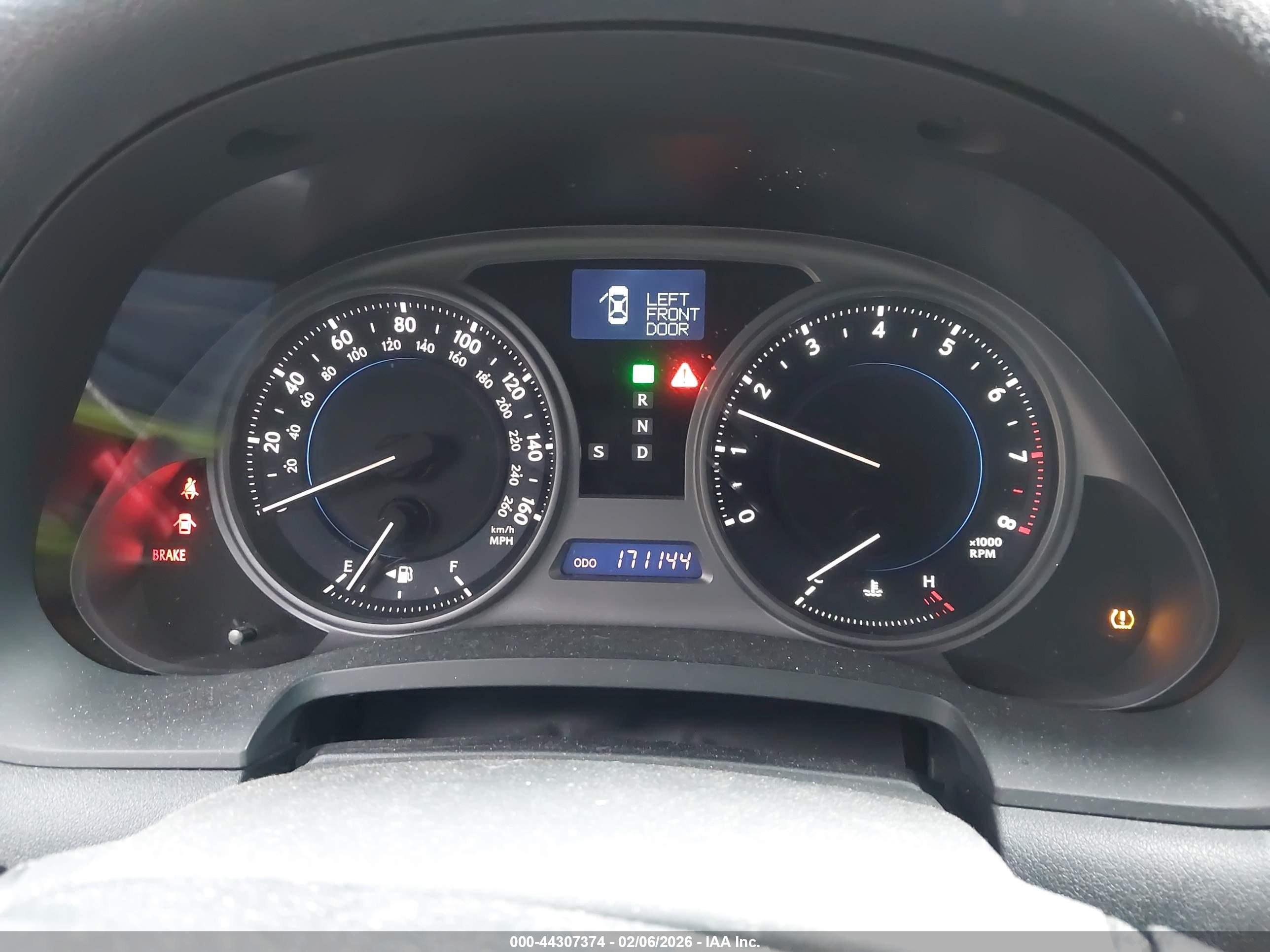 LEXUS IS image 7