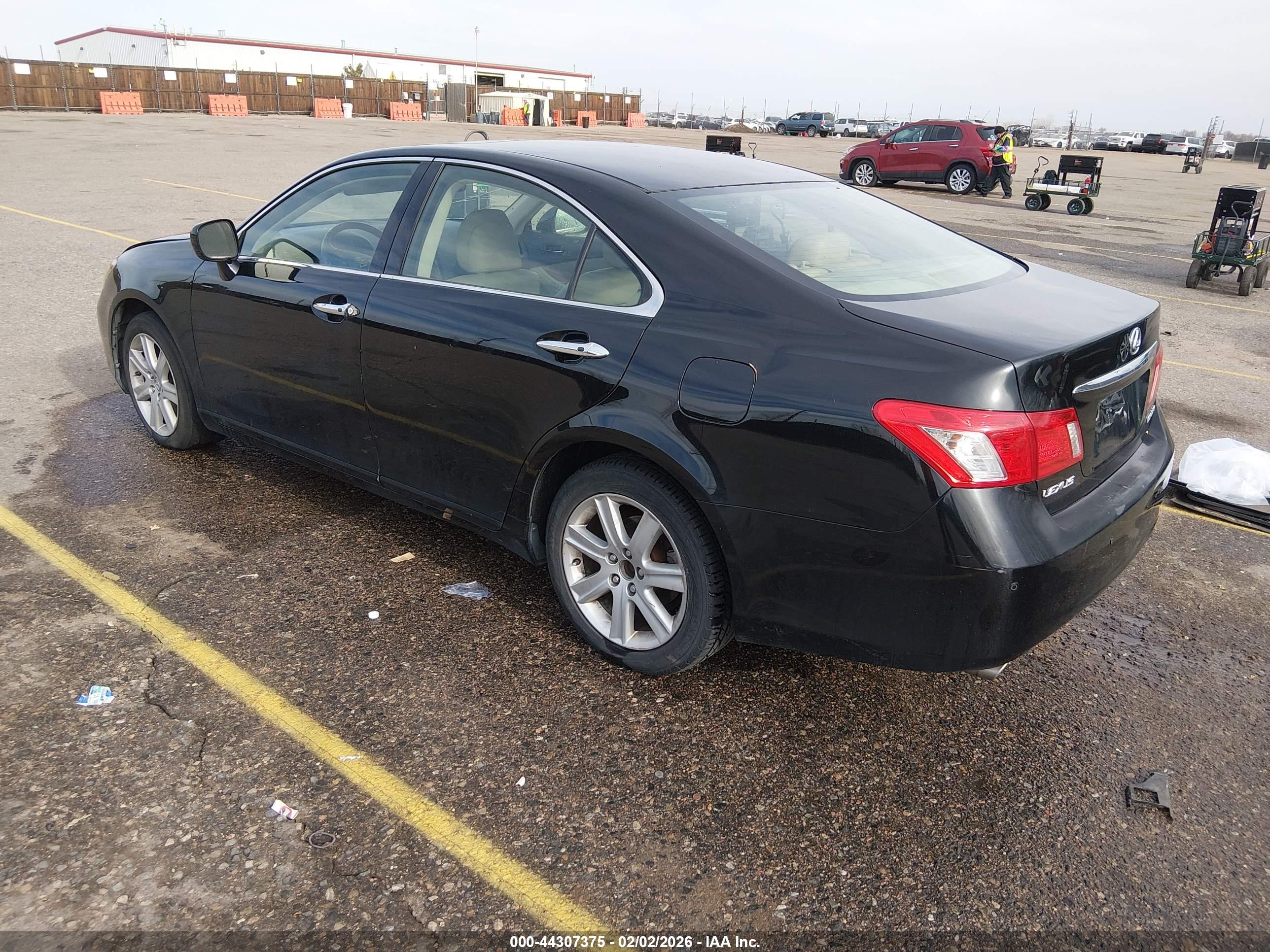 LEXUS ES image 3