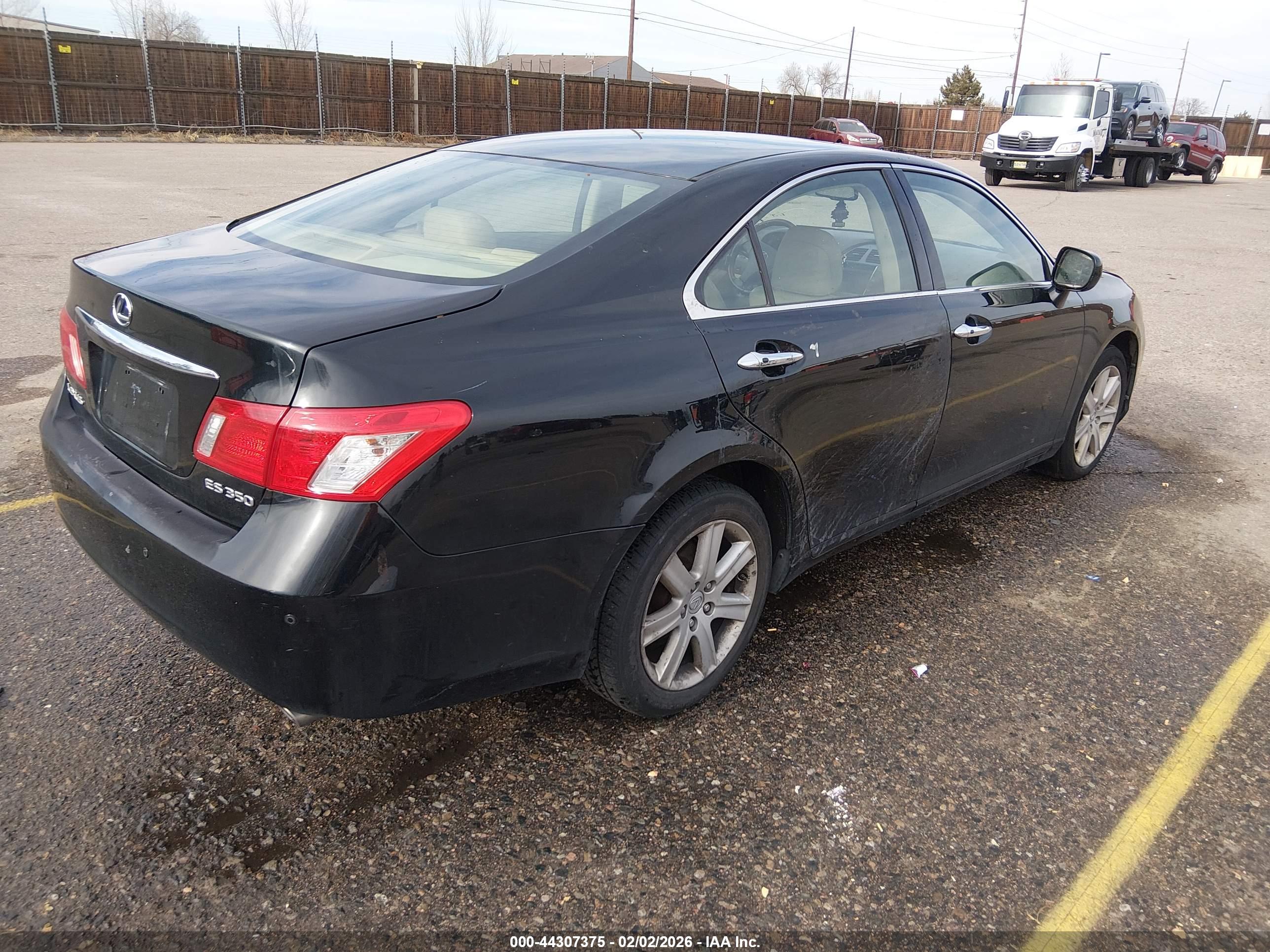 LEXUS ES image 4