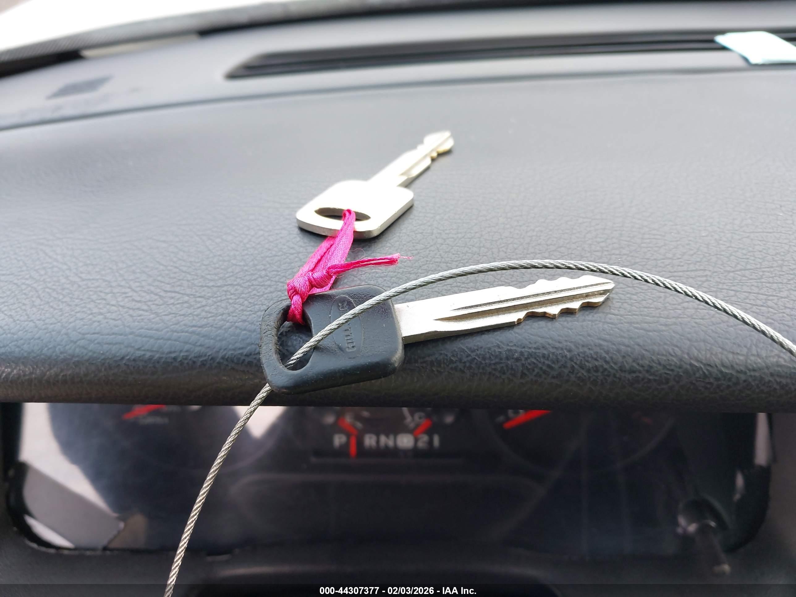 FORD CROWN image 11