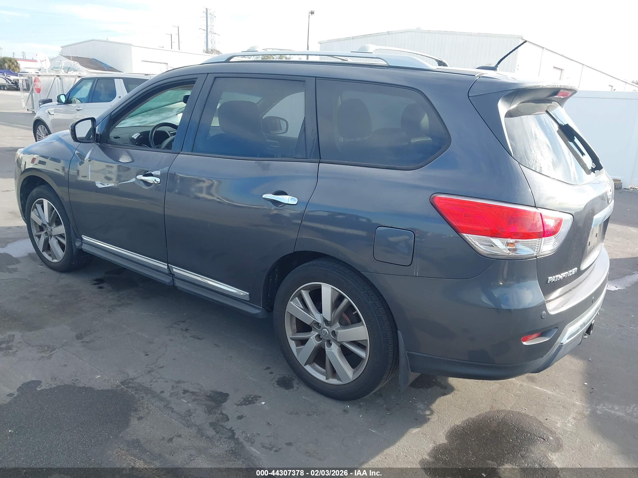 NISSAN PATHFINDER image 3