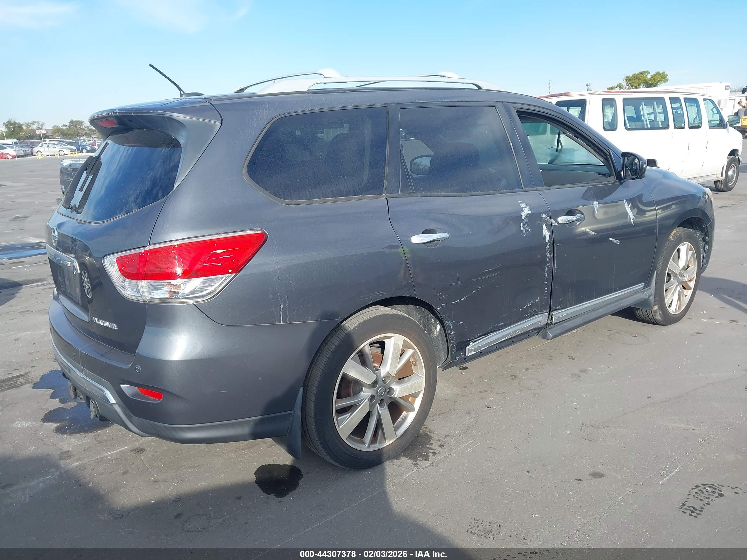 NISSAN PATHFINDER image 4