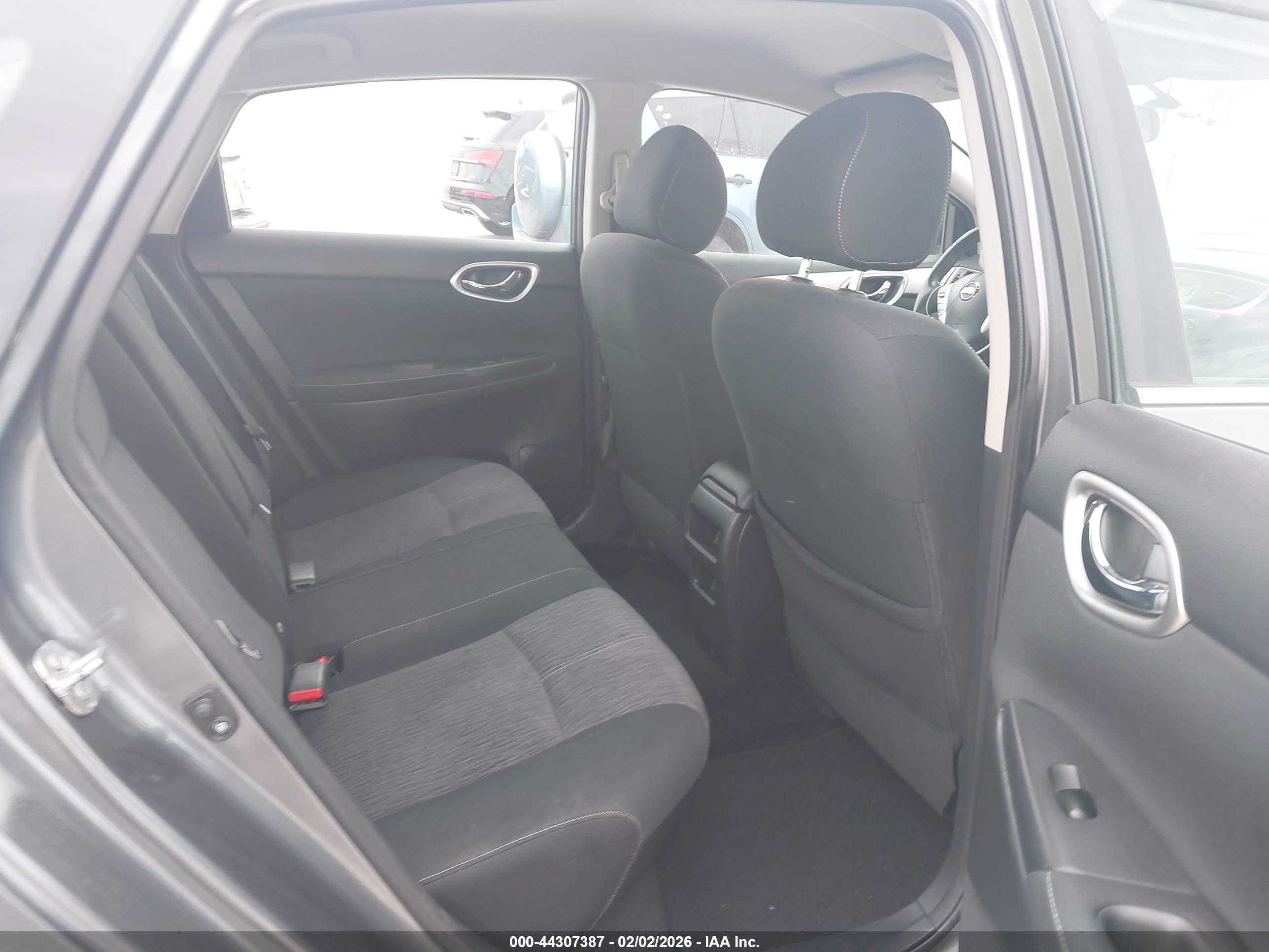 NISSAN SENTRA image 8