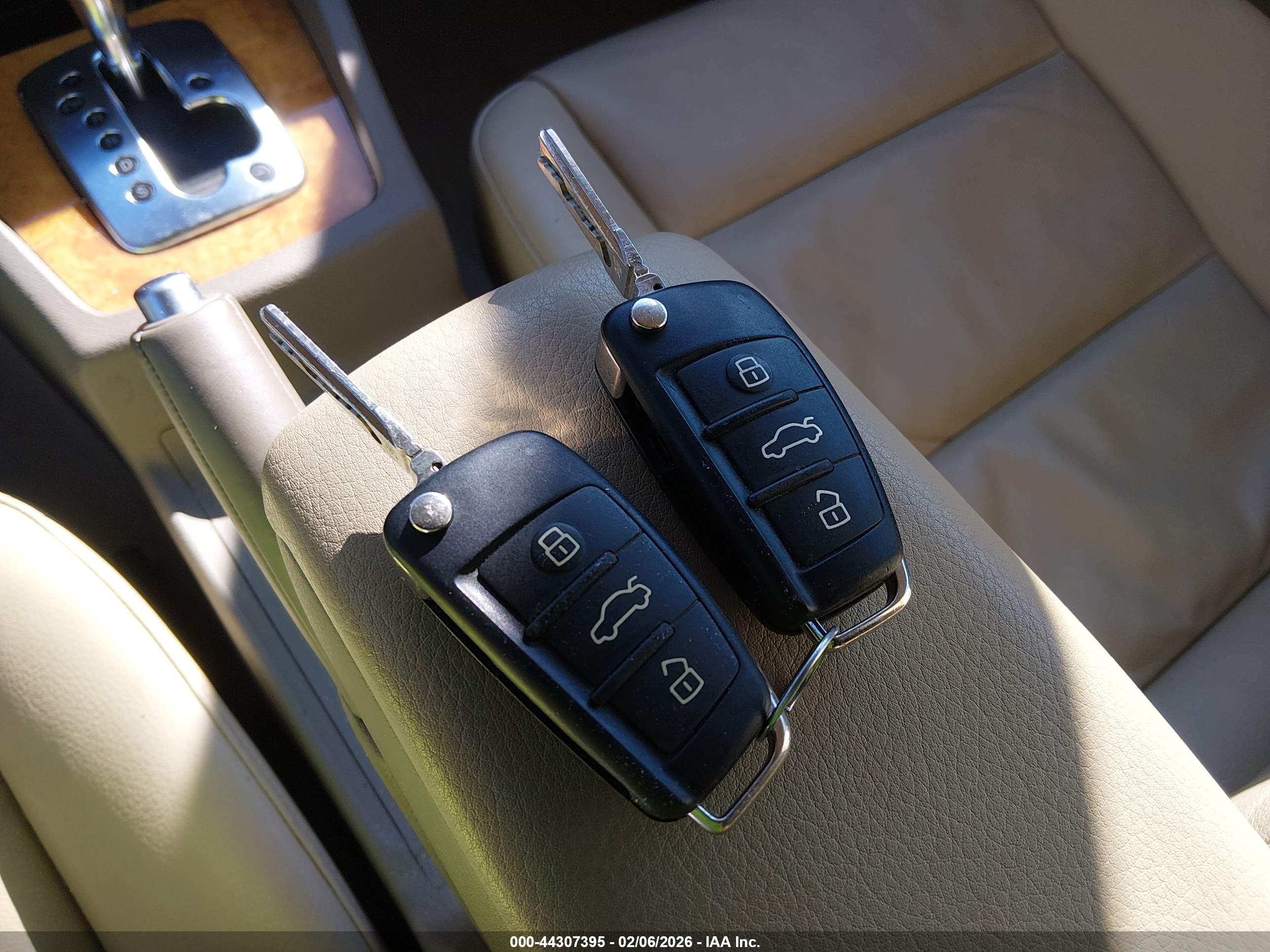AUDI A4 image 11