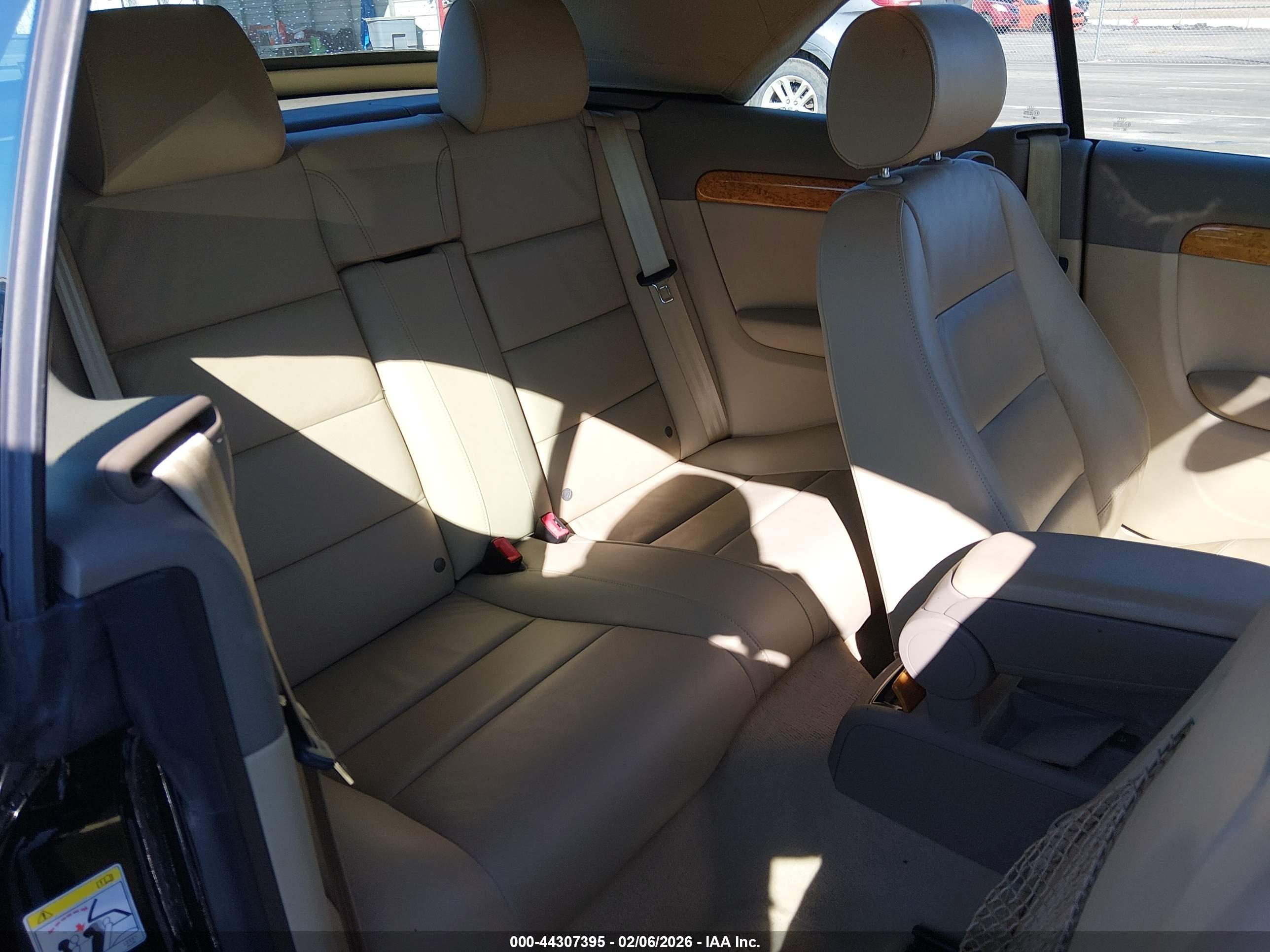 AUDI A4 image 8