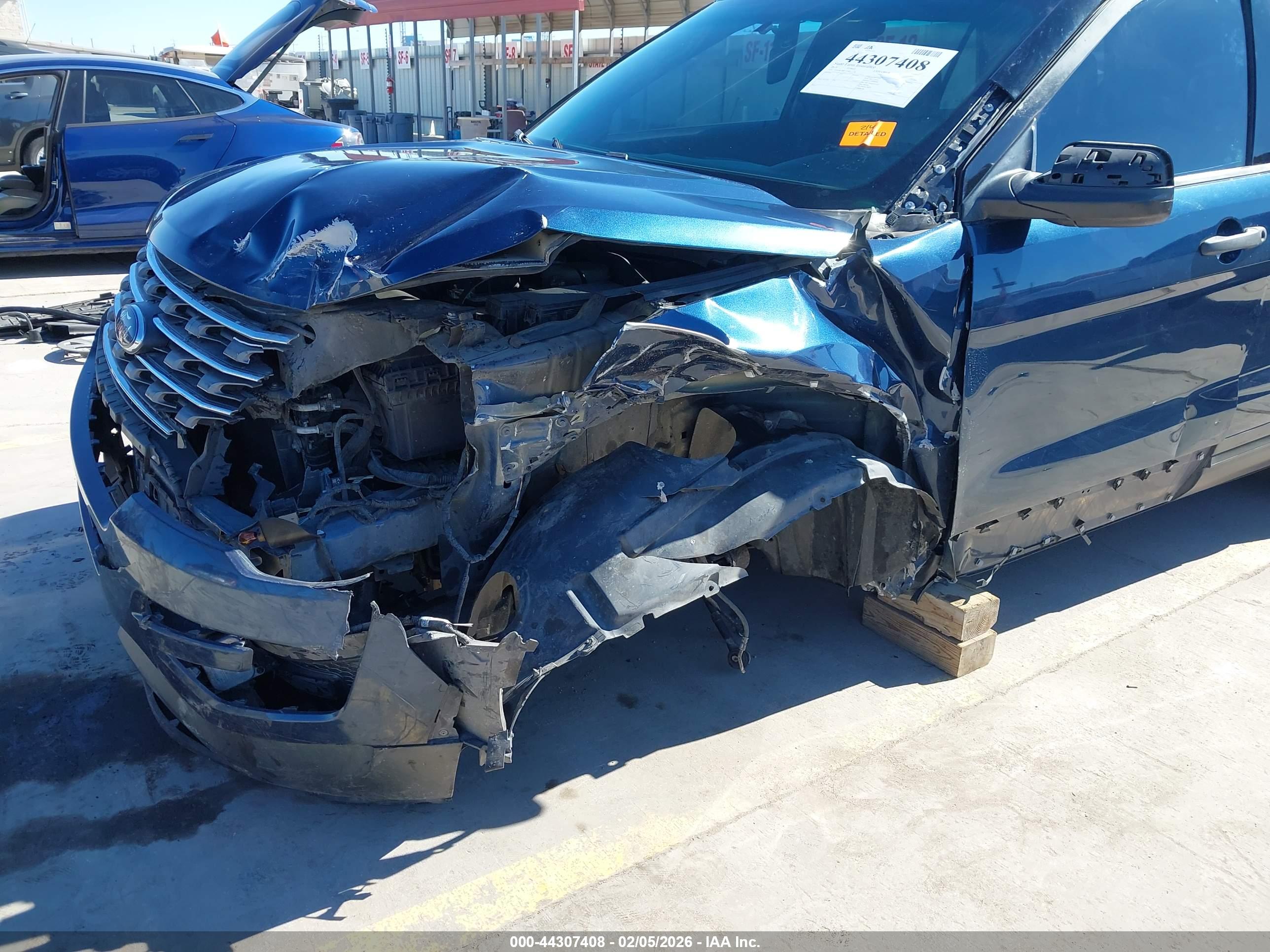 FORD EXPLORER image 6