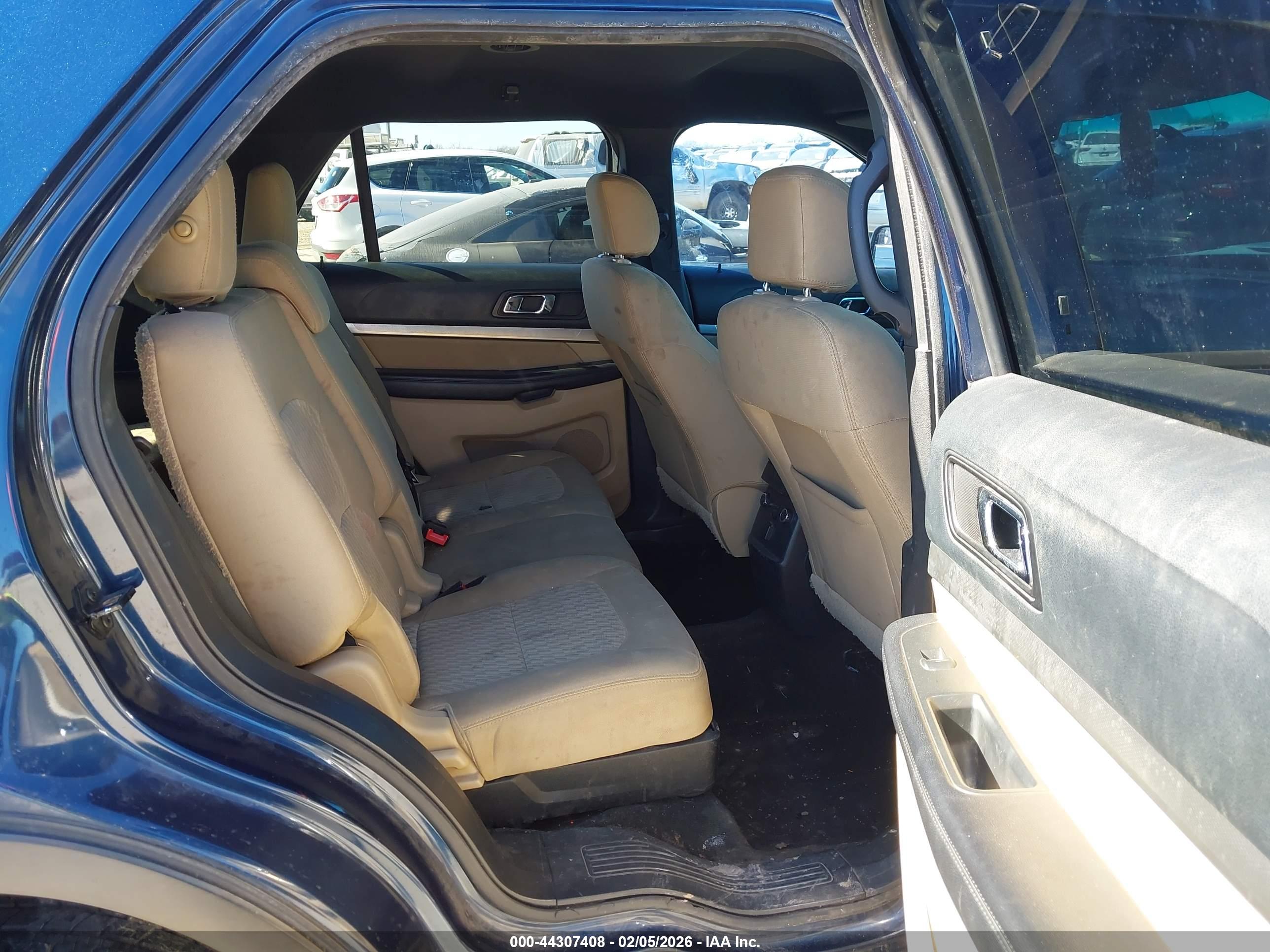 FORD EXPLORER image 8