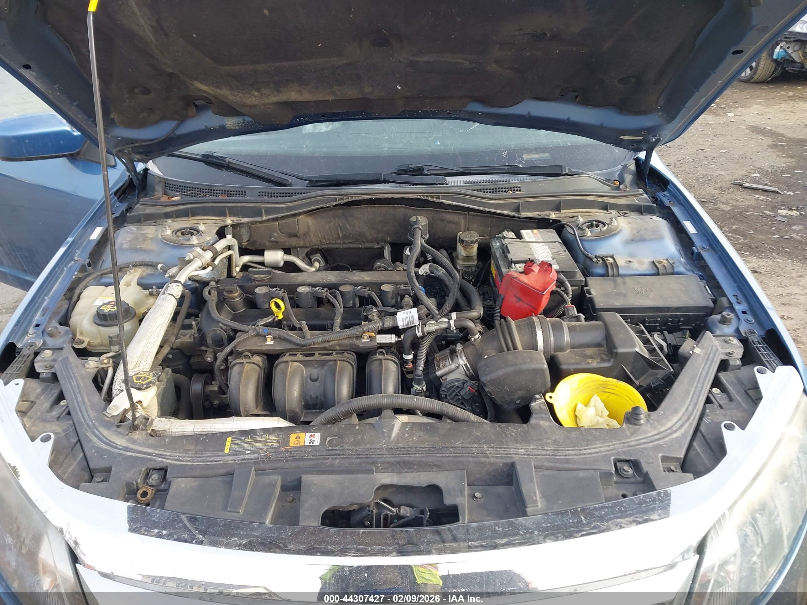 FORD FUSION image 10