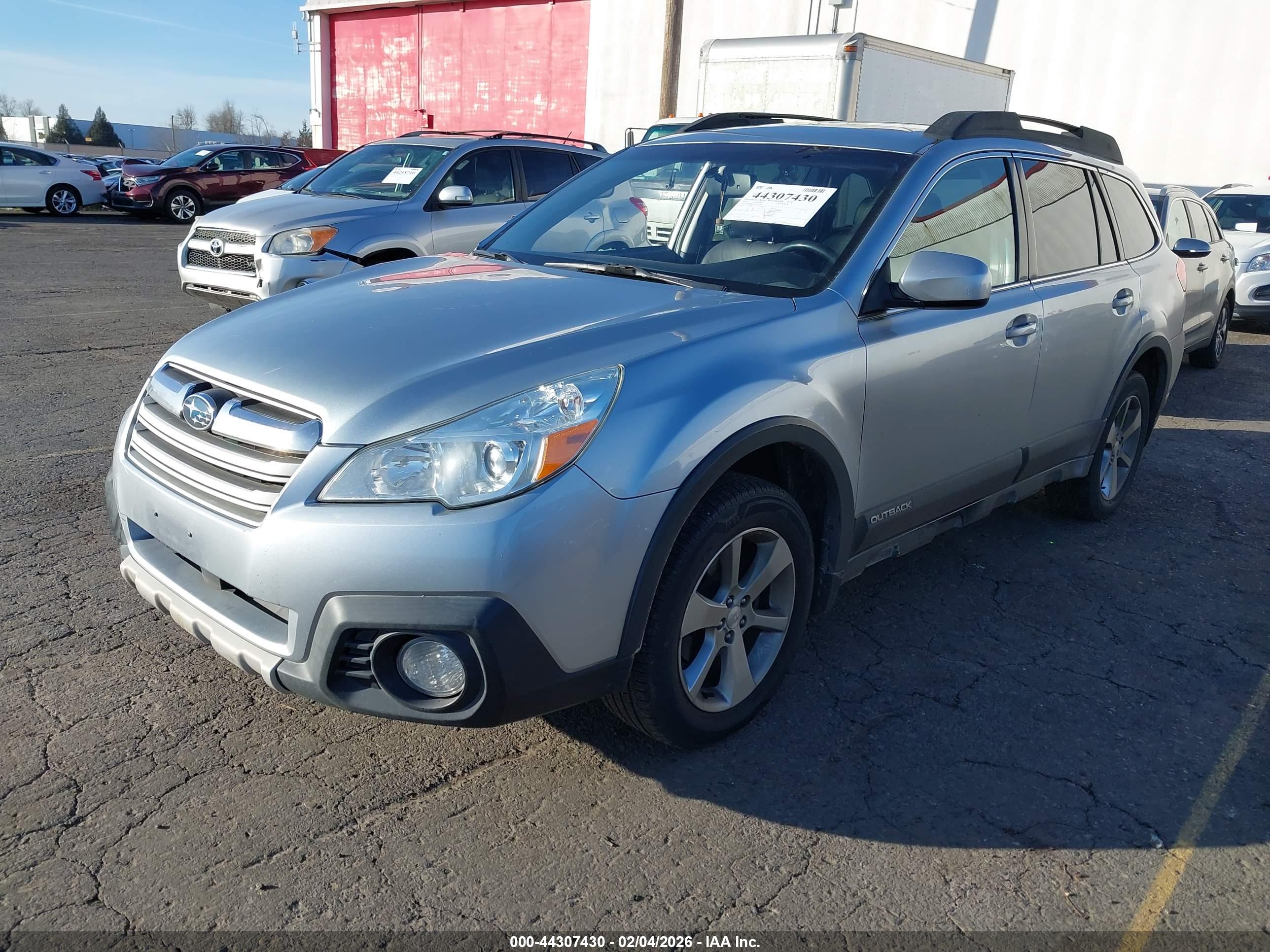SUBARU OUTBACK image 2