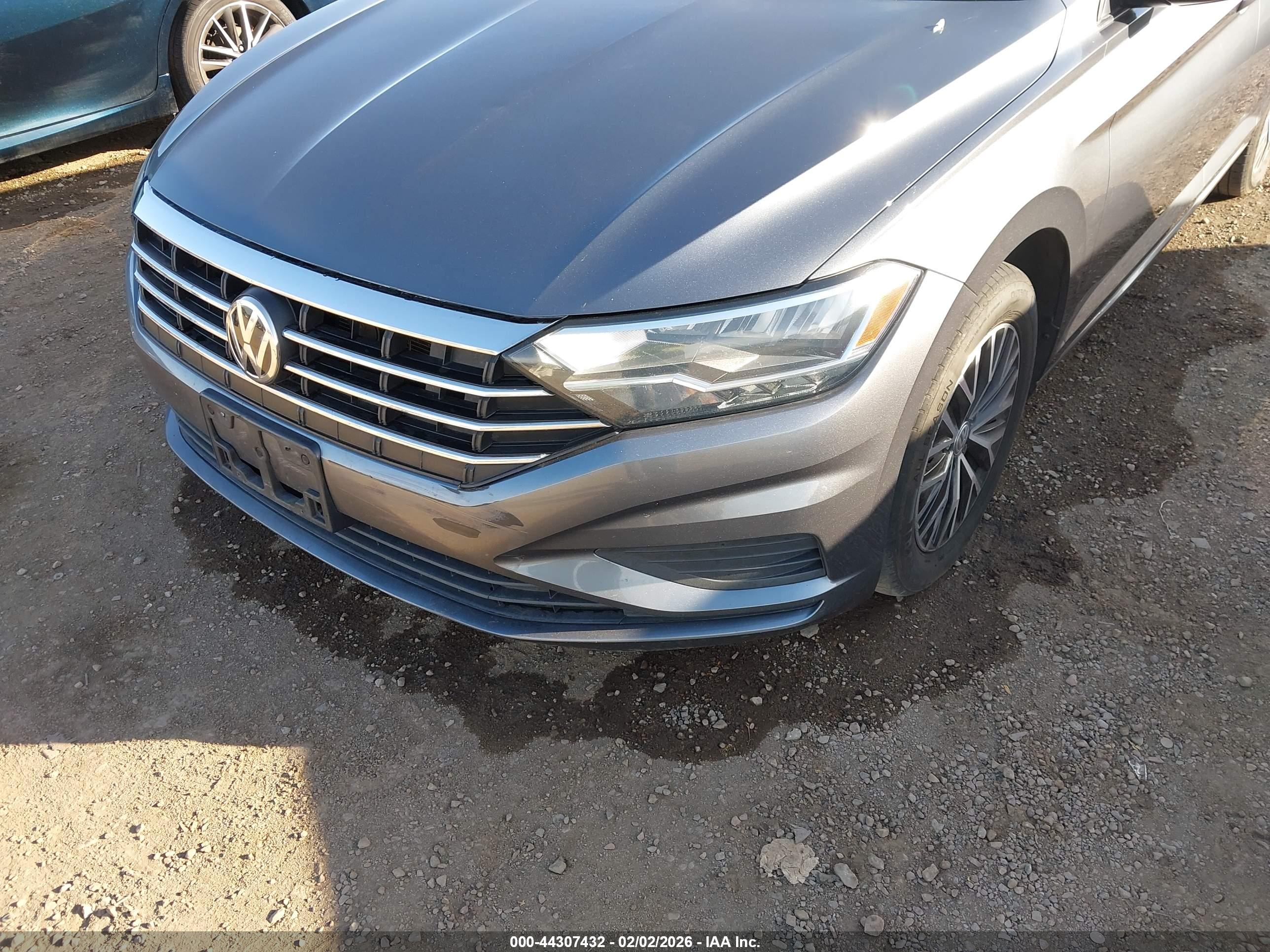VOLKSWAGEN JETTA image 6