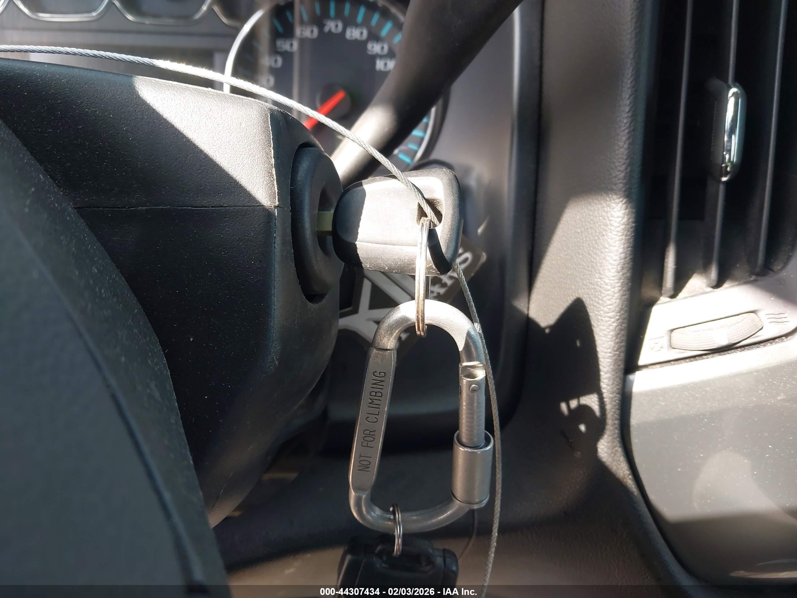 CHEVROLET SILVERADO image 11