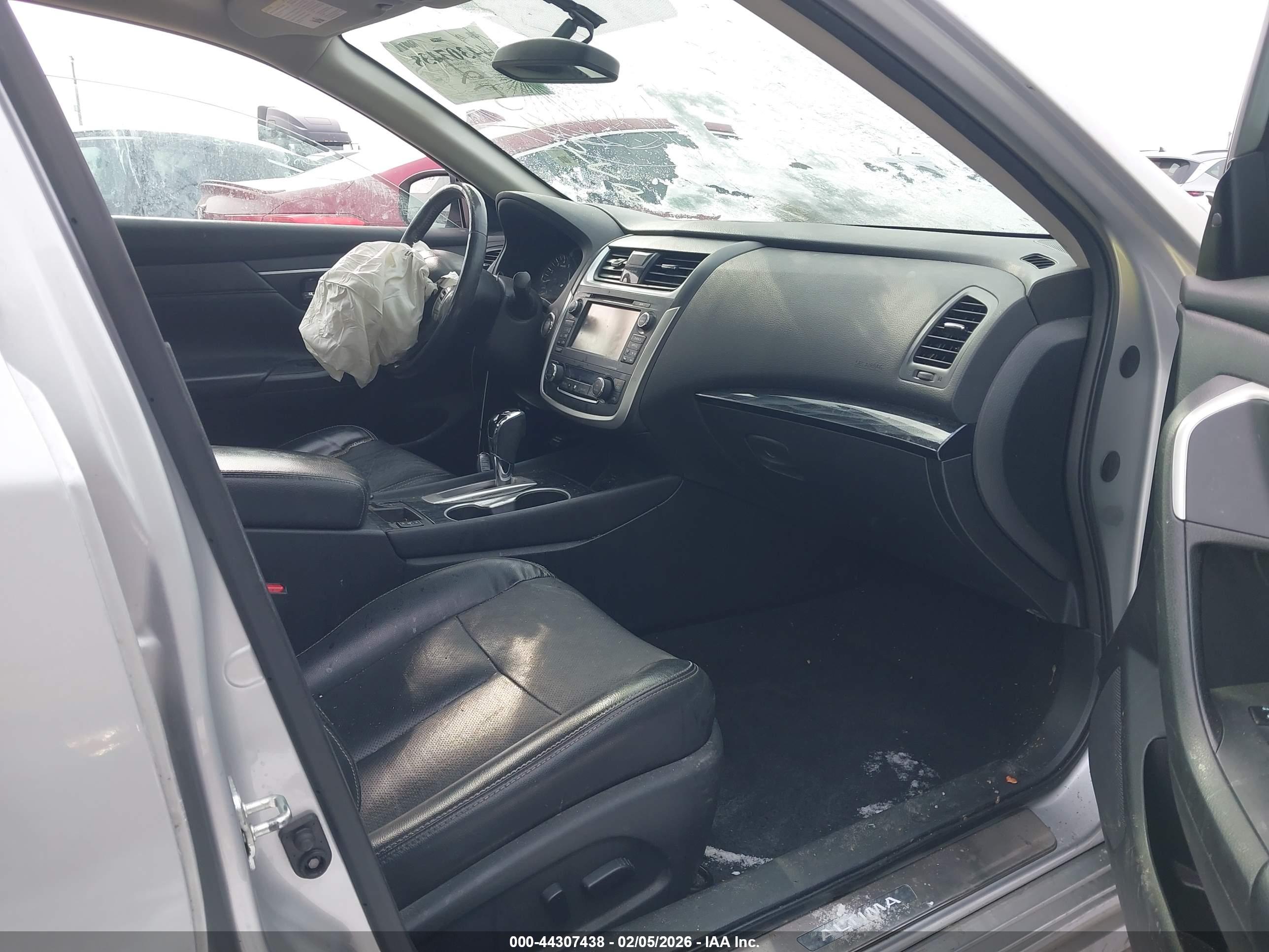 NISSAN ALTIMA image 5