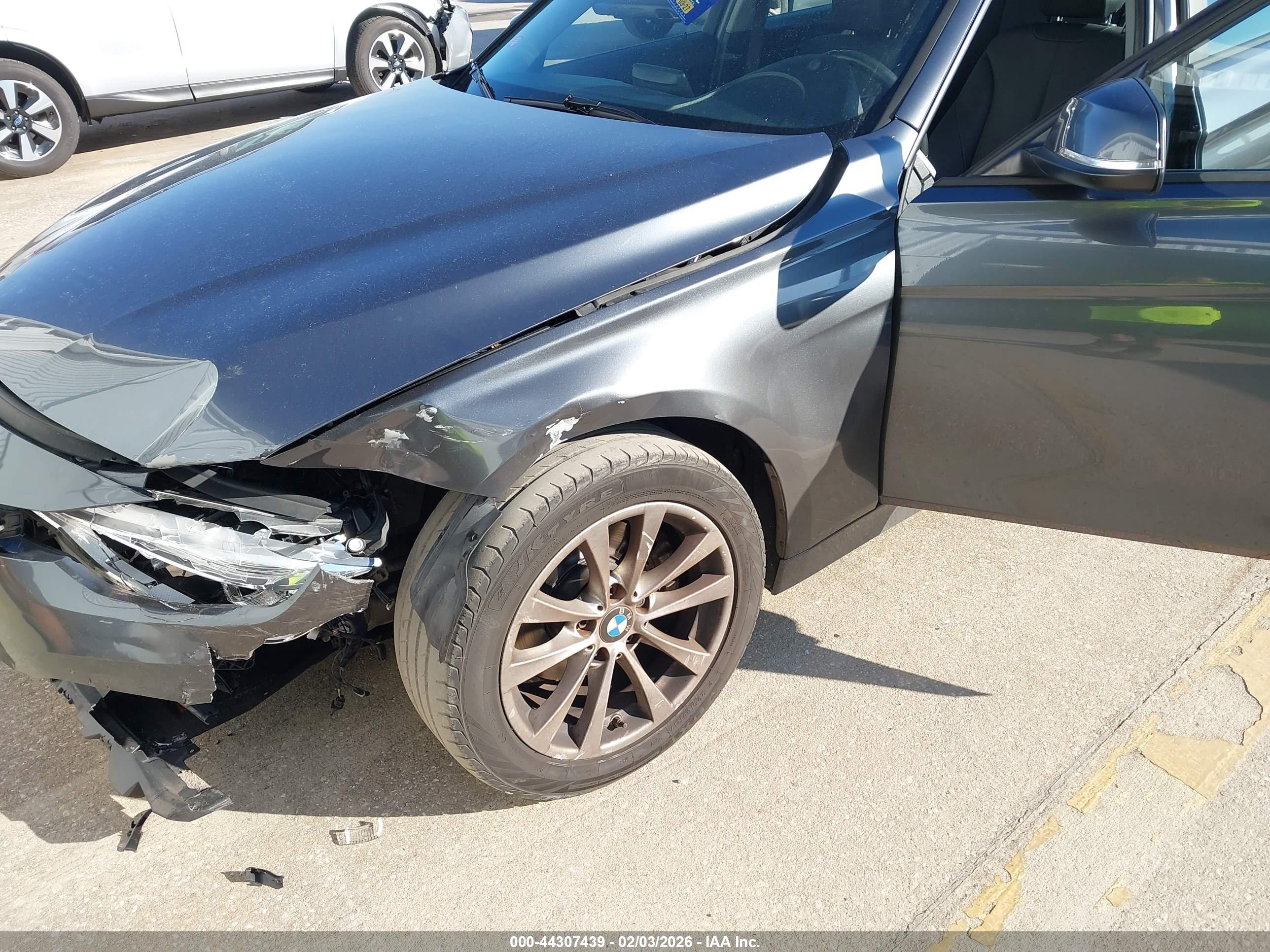 BMW 320I image 6