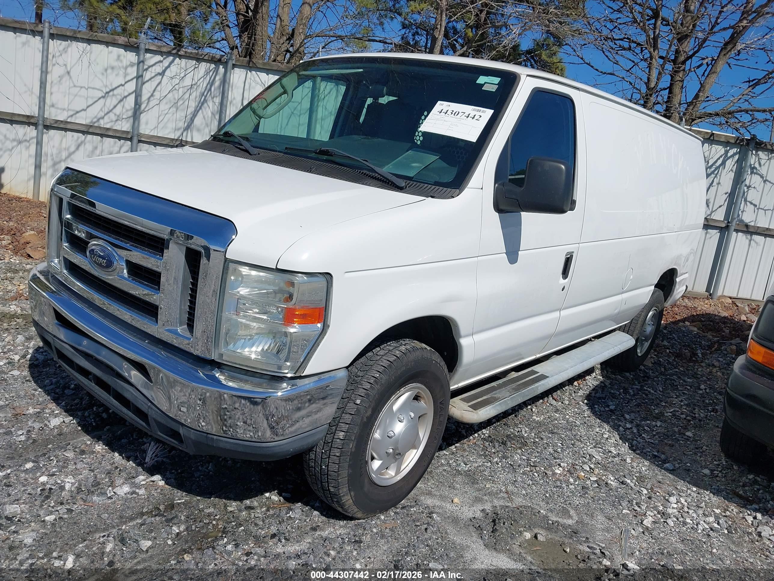 FORD E-250 image 2