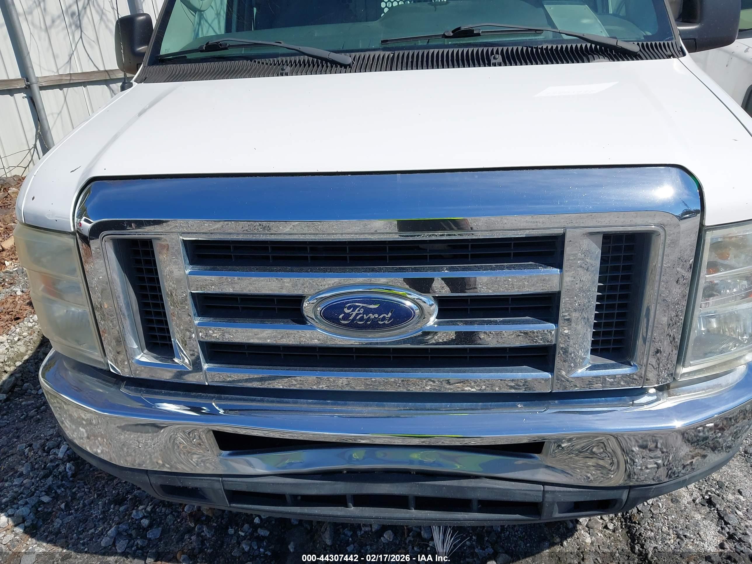 FORD E-250 image 6