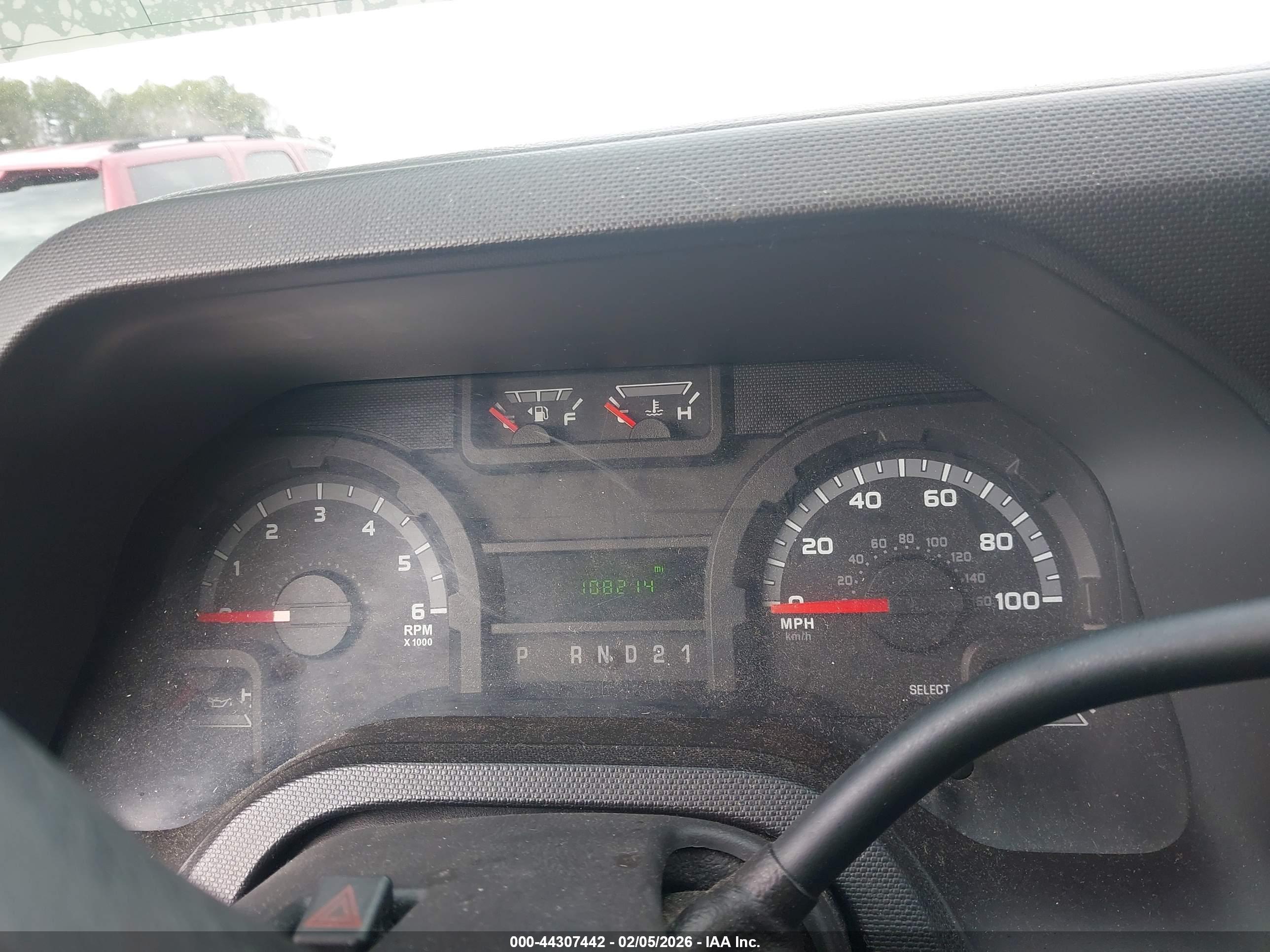 FORD E-250 image 7