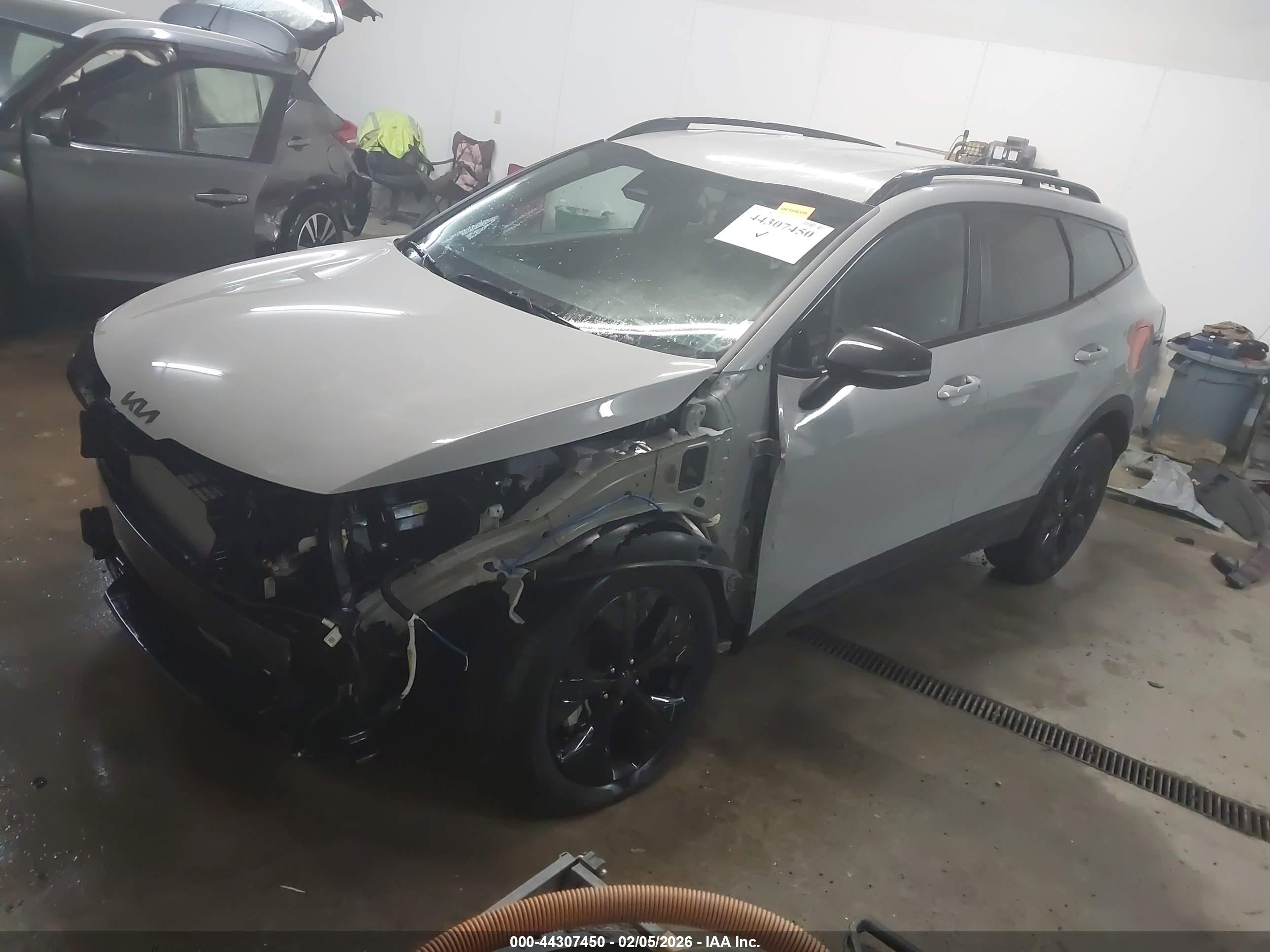 KIA SPORTAGE image 2