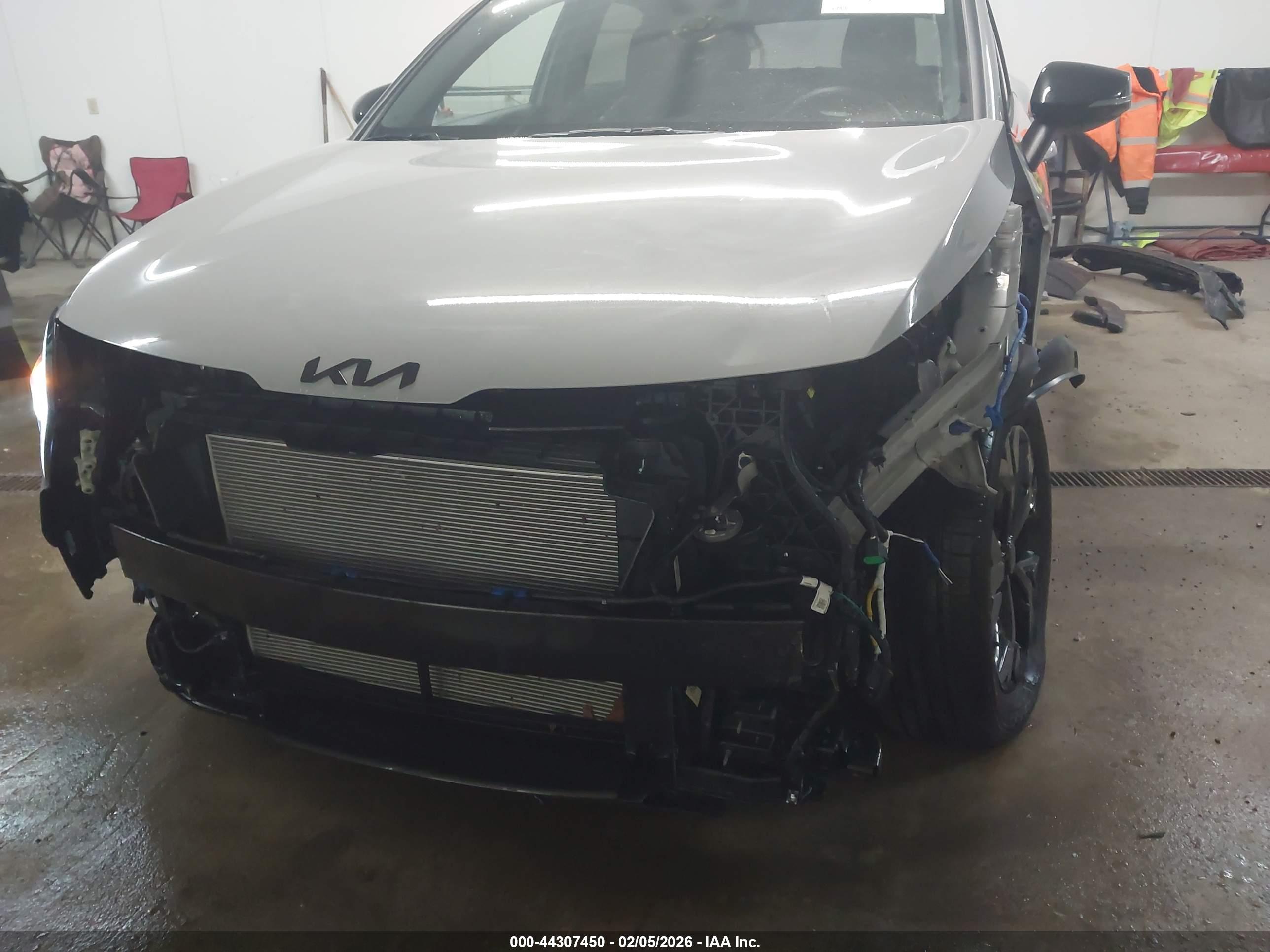 KIA SPORTAGE image 6