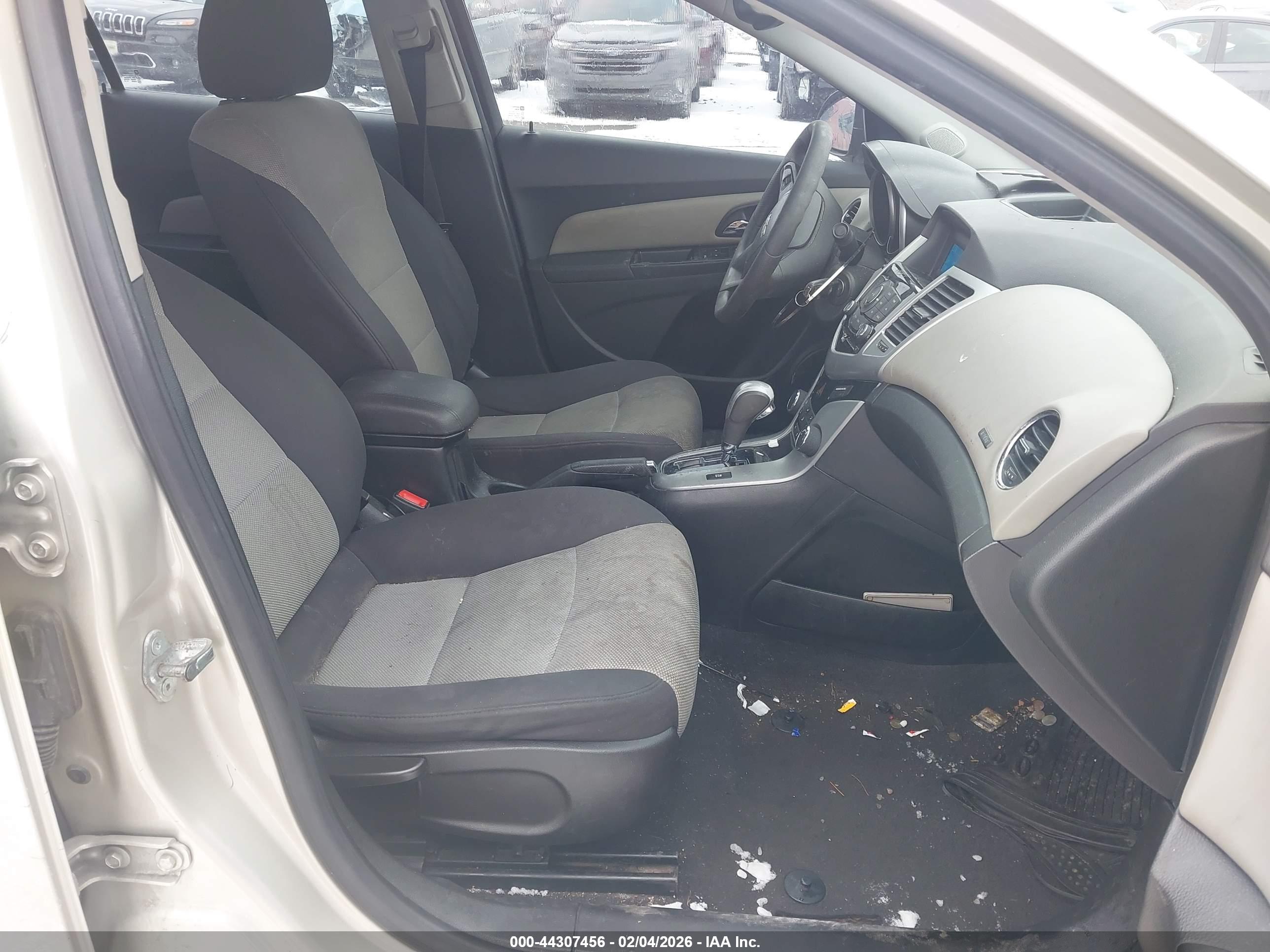 CHEVROLET CRUZE image 5