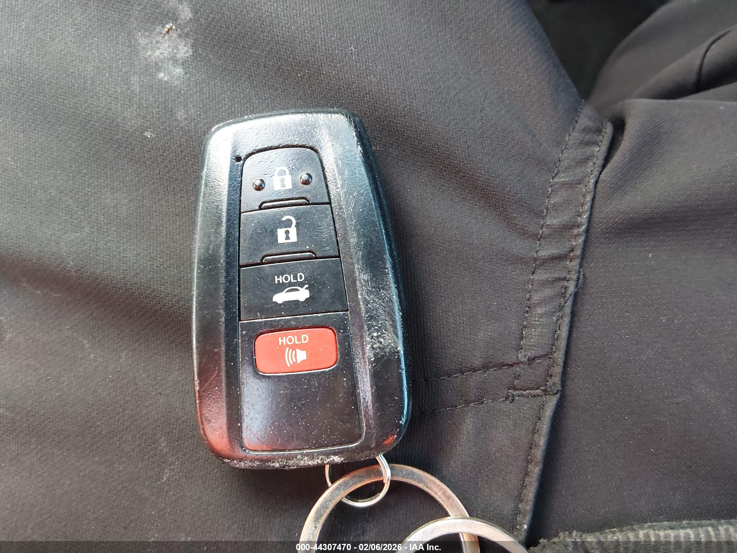 TOYOTA CAMRY image 11