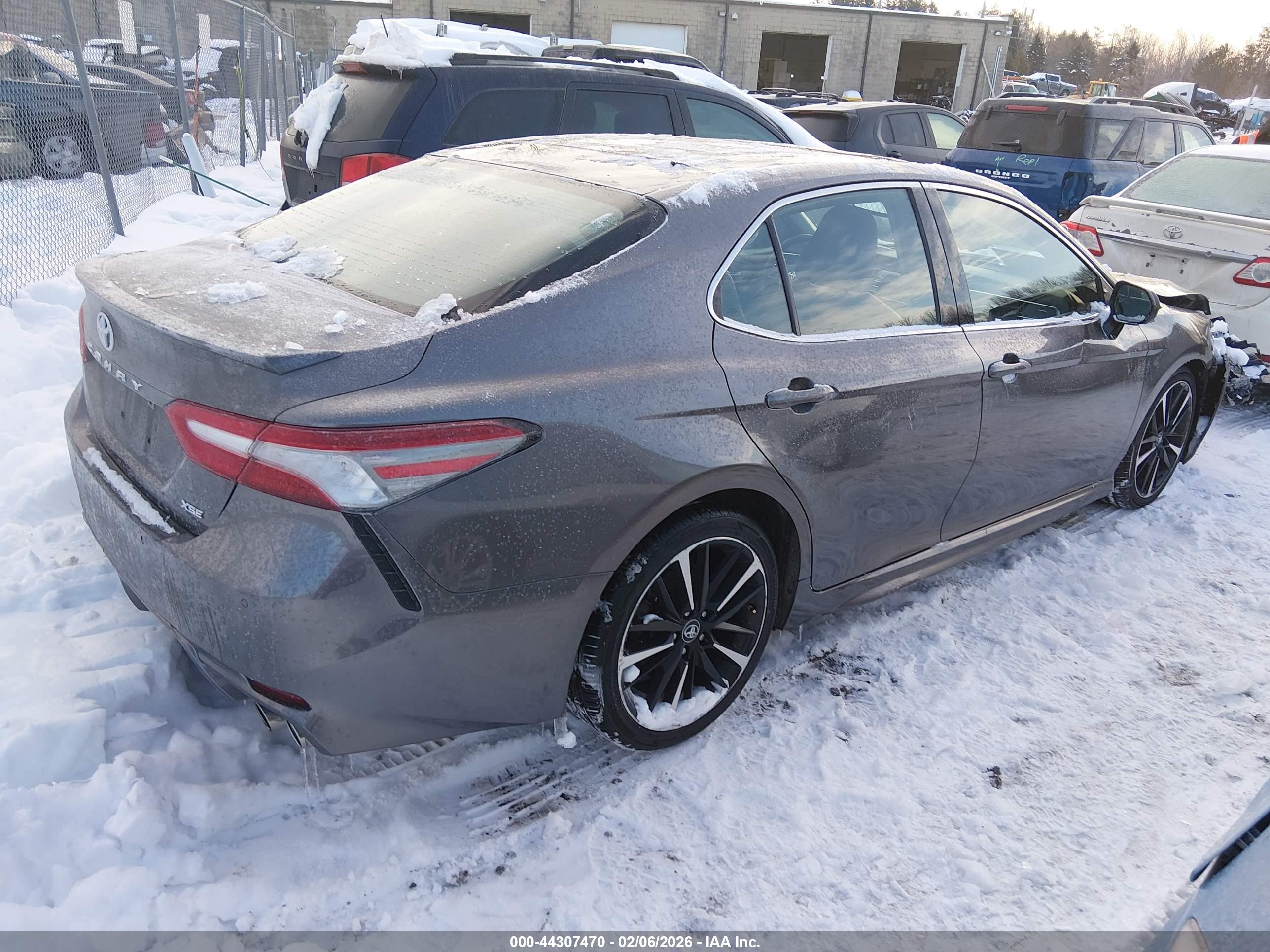 TOYOTA CAMRY image 4