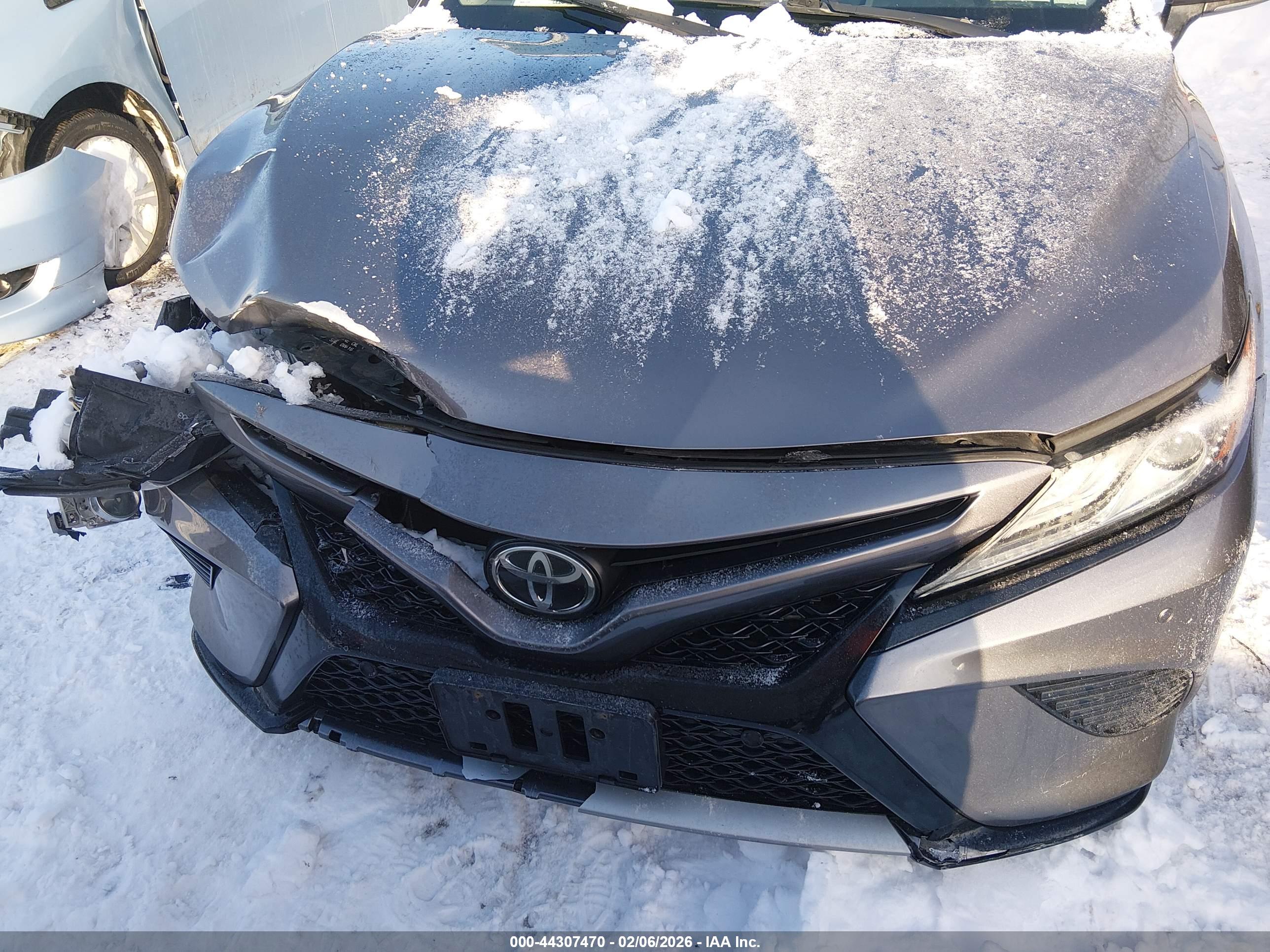 TOYOTA CAMRY image 6