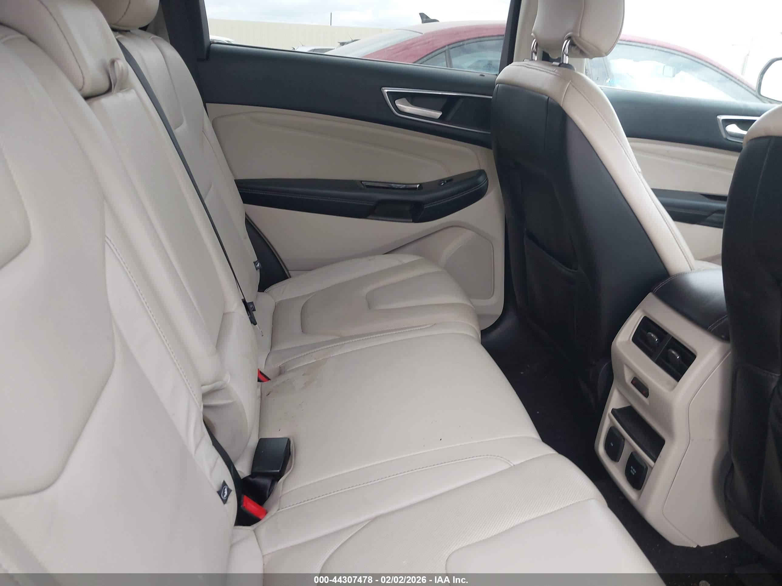 FORD EDGE image 8