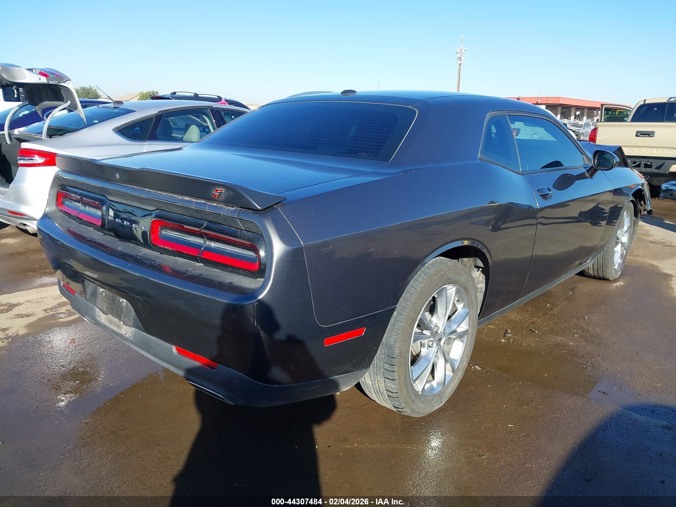 DODGE CHALLENGER image 4